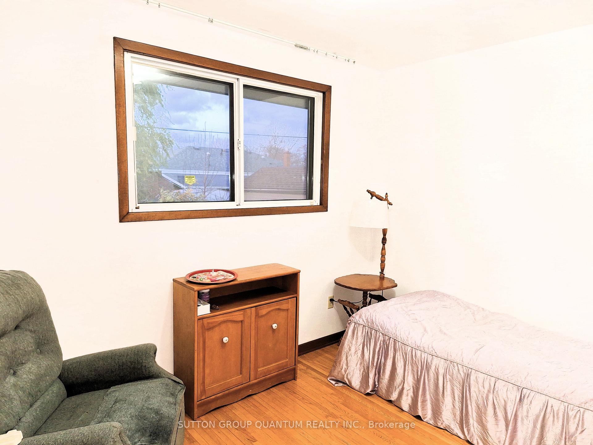 Photo 16 of 21 Drury Crescent, St. Catharines, Carlton/Bunting — HOMEH