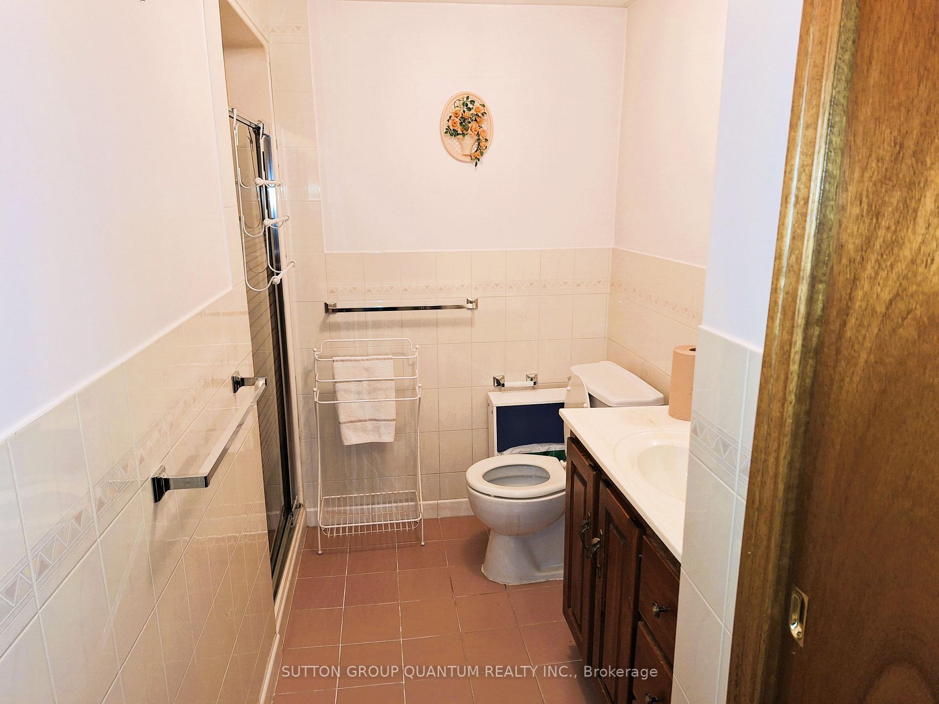 Photo 20 of 21 Drury Crescent, St. Catharines, Carlton/Bunting — HOMEH
