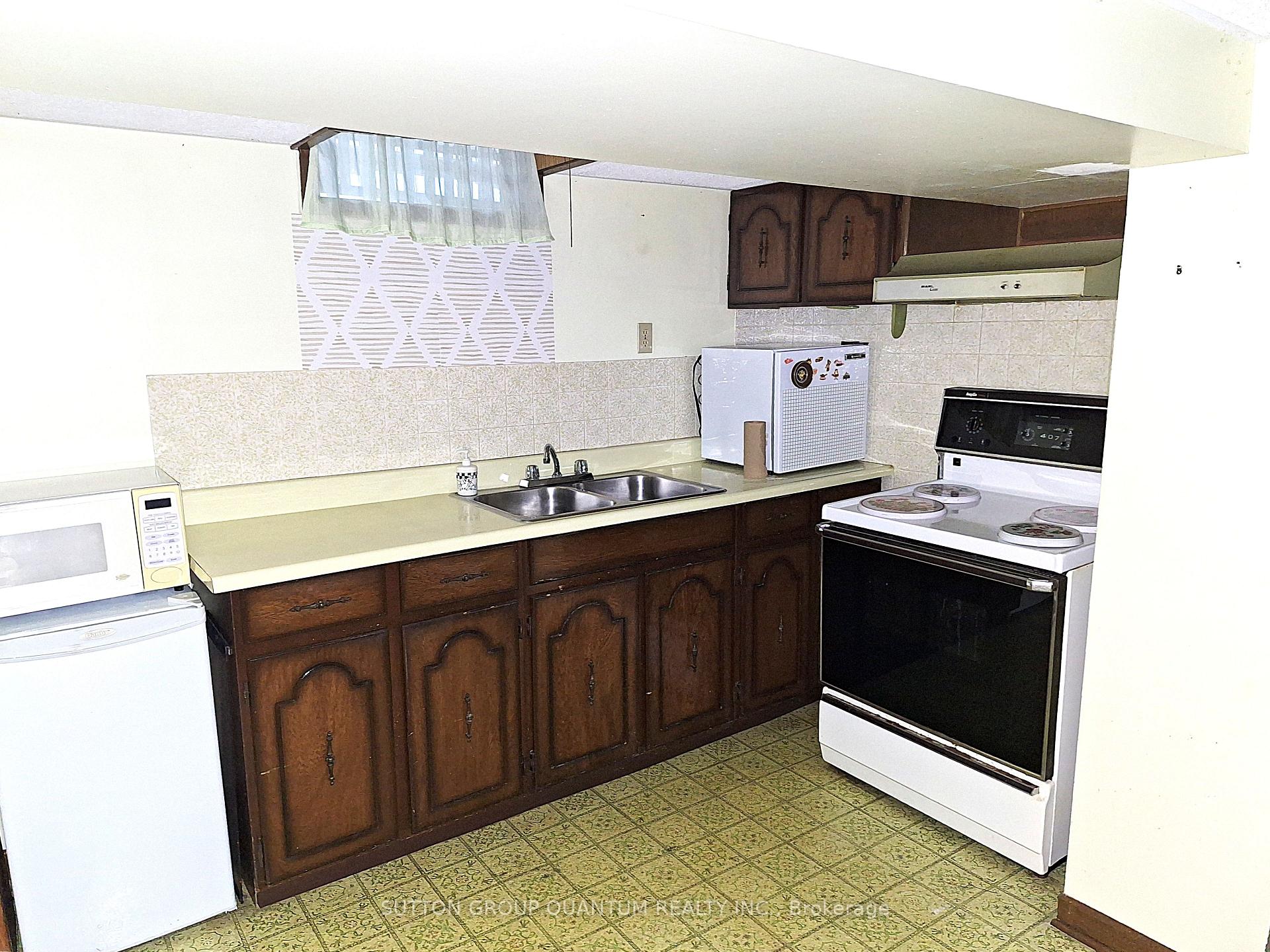Photo 22 of 21 Drury Crescent, St. Catharines, Carlton/Bunting — HOMEH