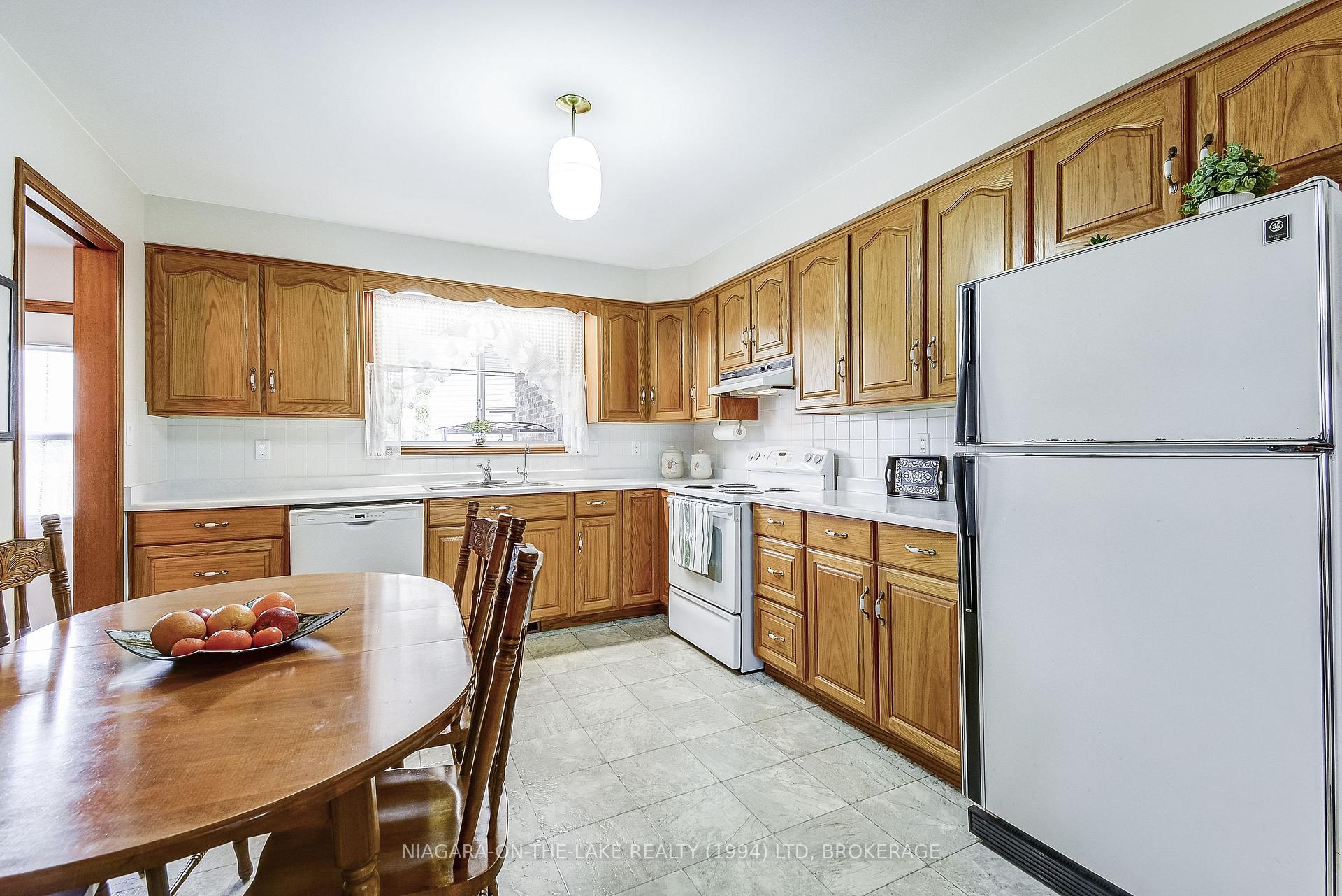 Photo 6 of 11 Bullocks Corners, St. Catharines, Bunting/Linwell — HOMEH