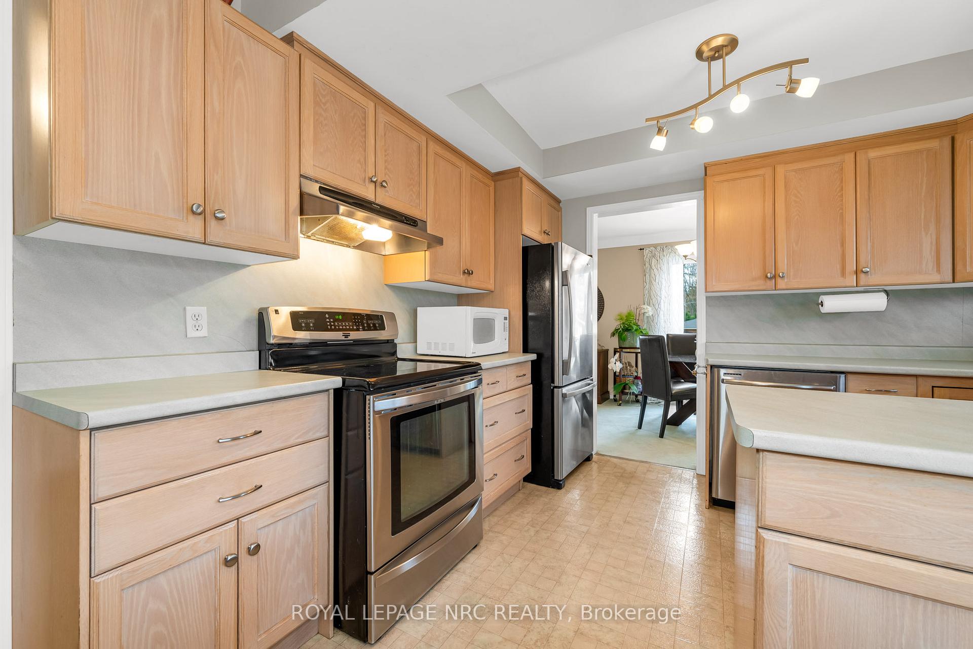 Photo 11 of 3 Pyramid Place, St. Catharines, Glendale/Glenridge — HOMEH