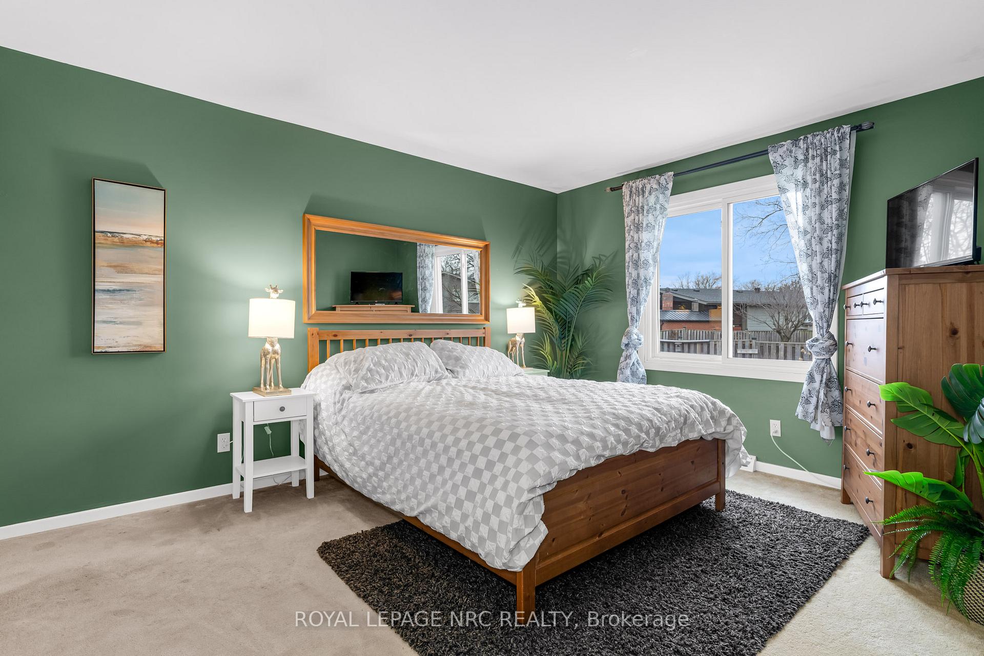 Photo 14 of 3 Pyramid Place, St. Catharines, Glendale/Glenridge — HOMEH