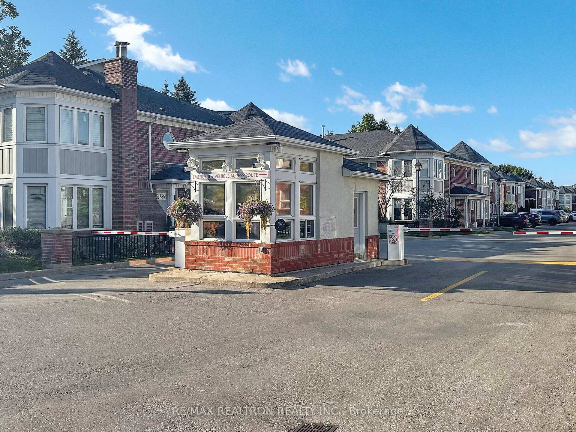 Photo 2 of Unit 144, 18 Clark Avenue W, Vaughan, Crestwood-Springfarm-Yorkhill — HOMEH
