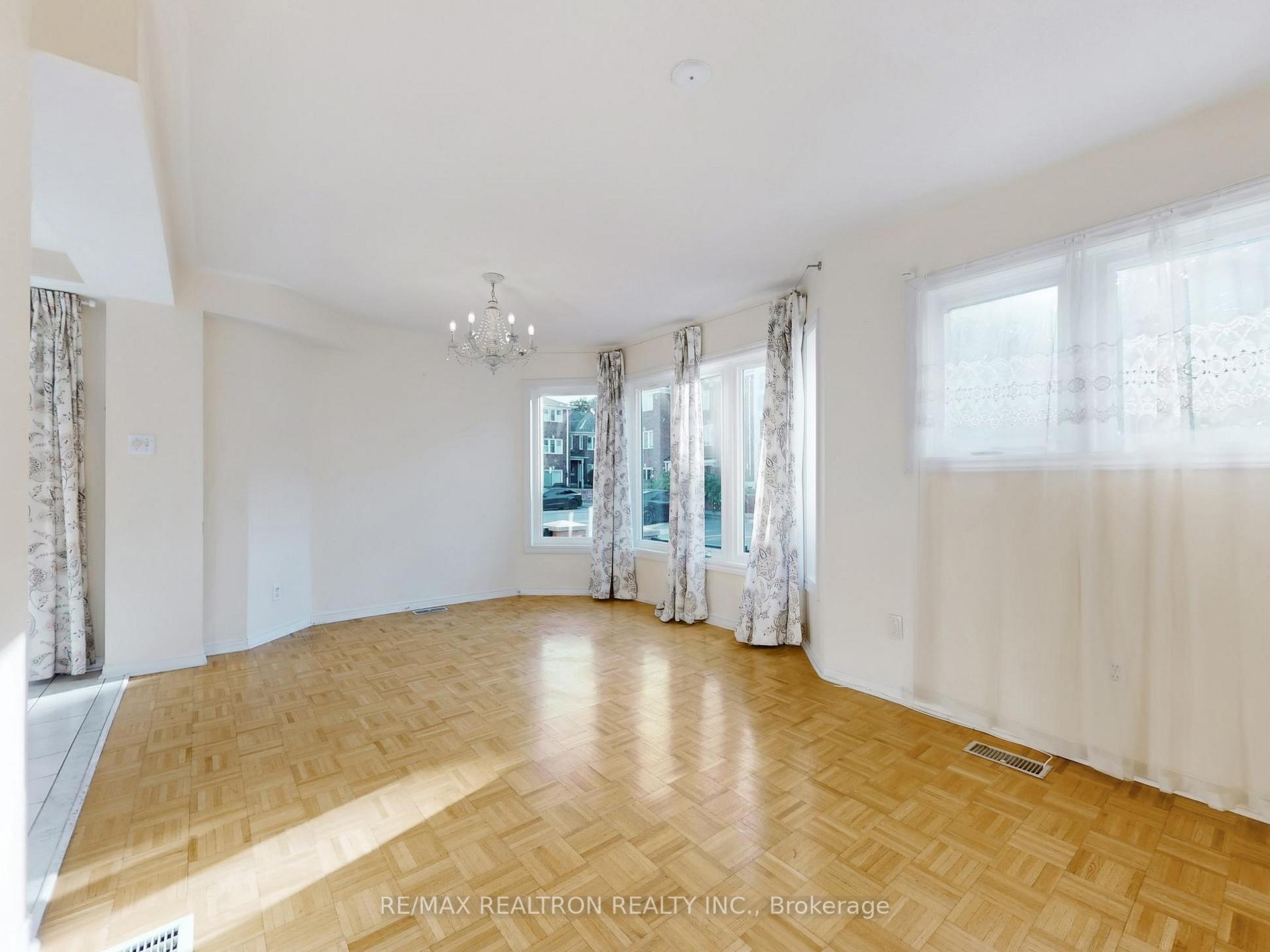 Photo 9 of Unit 144, 18 Clark Avenue W, Vaughan, Crestwood-Springfarm-Yorkhill — HOMEH