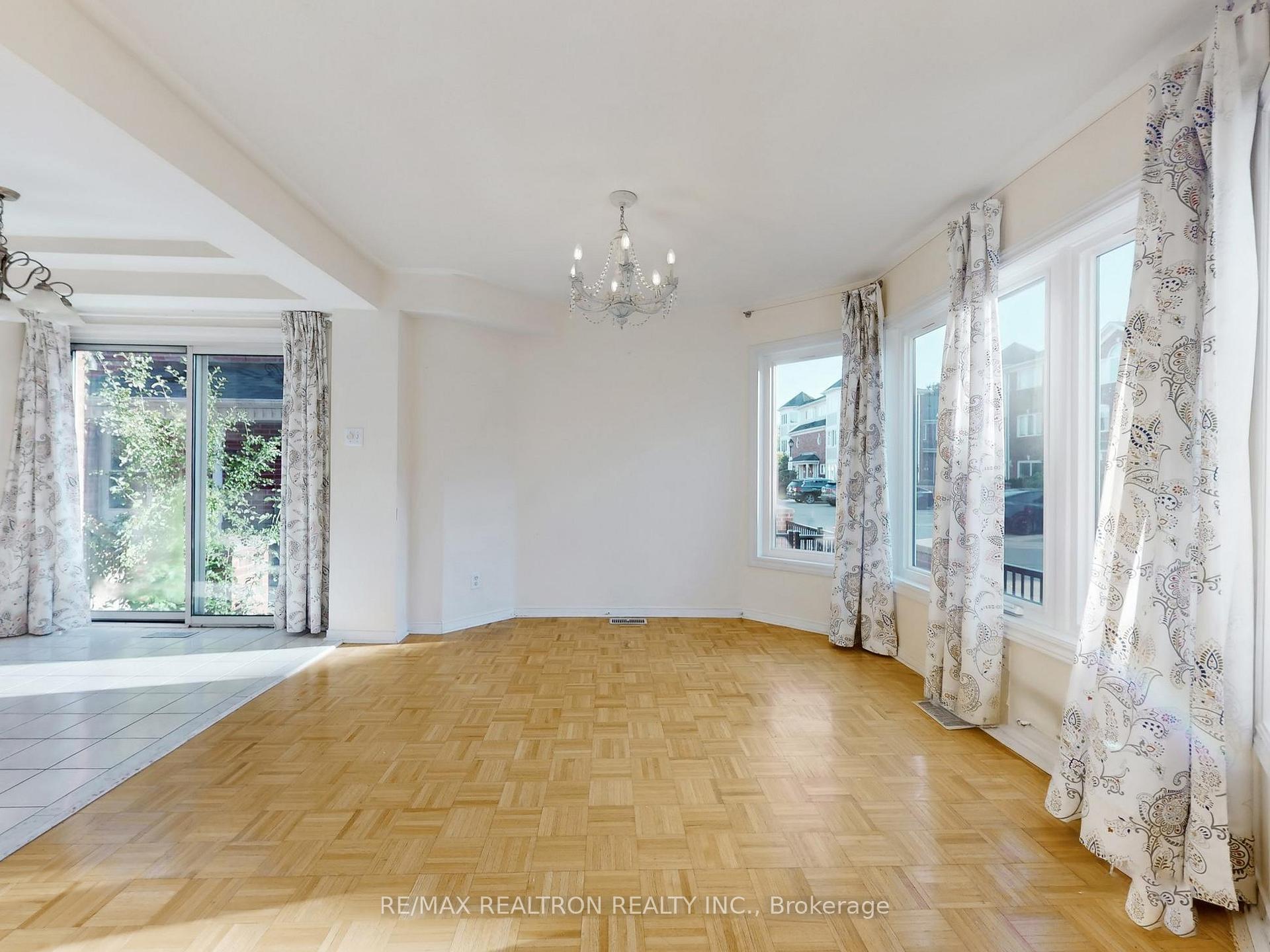 Photo 10 of Unit 144, 18 Clark Avenue W, Vaughan, Crestwood-Springfarm-Yorkhill — HOMEH