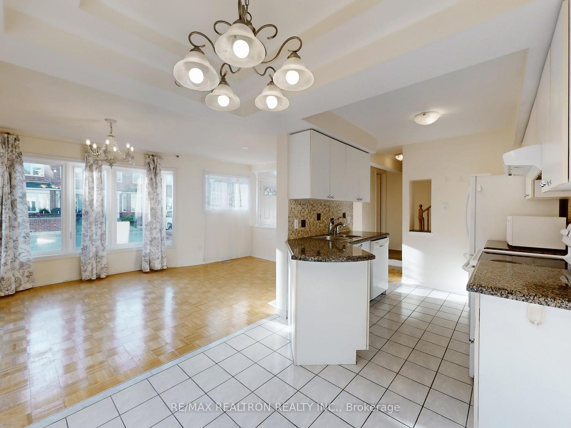 Photo 13 of Unit 144, 18 Clark Avenue W, Vaughan, Crestwood-Springfarm-Yorkhill — HOMEH