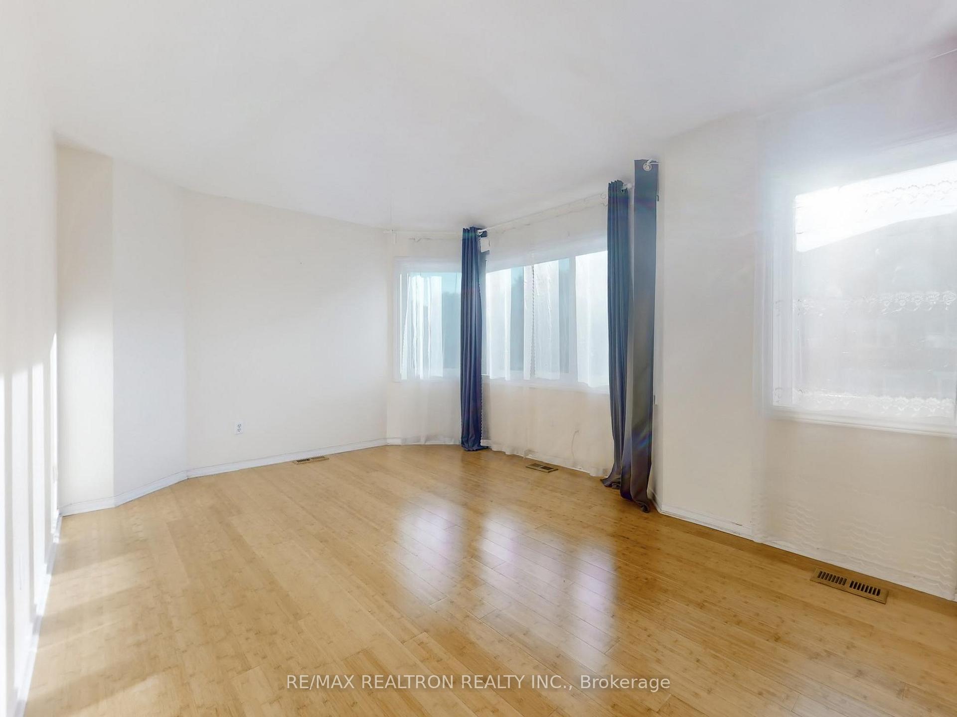 Photo 28 of Unit 144, 18 Clark Avenue W, Vaughan, Crestwood-Springfarm-Yorkhill — HOMEH