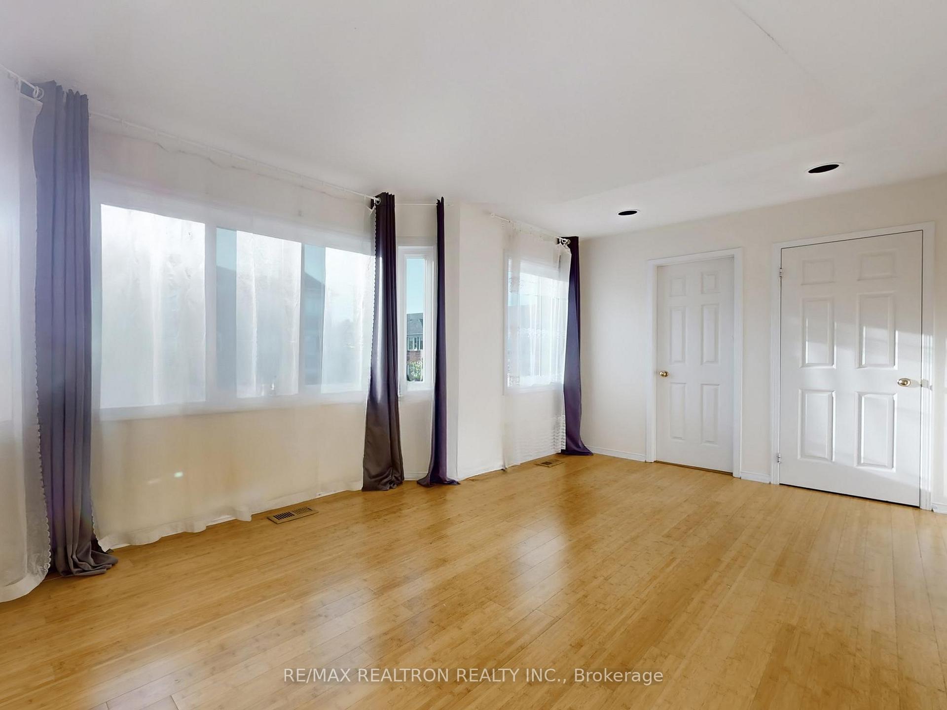 Photo 30 of Unit 144, 18 Clark Avenue W, Vaughan, Crestwood-Springfarm-Yorkhill — HOMEH