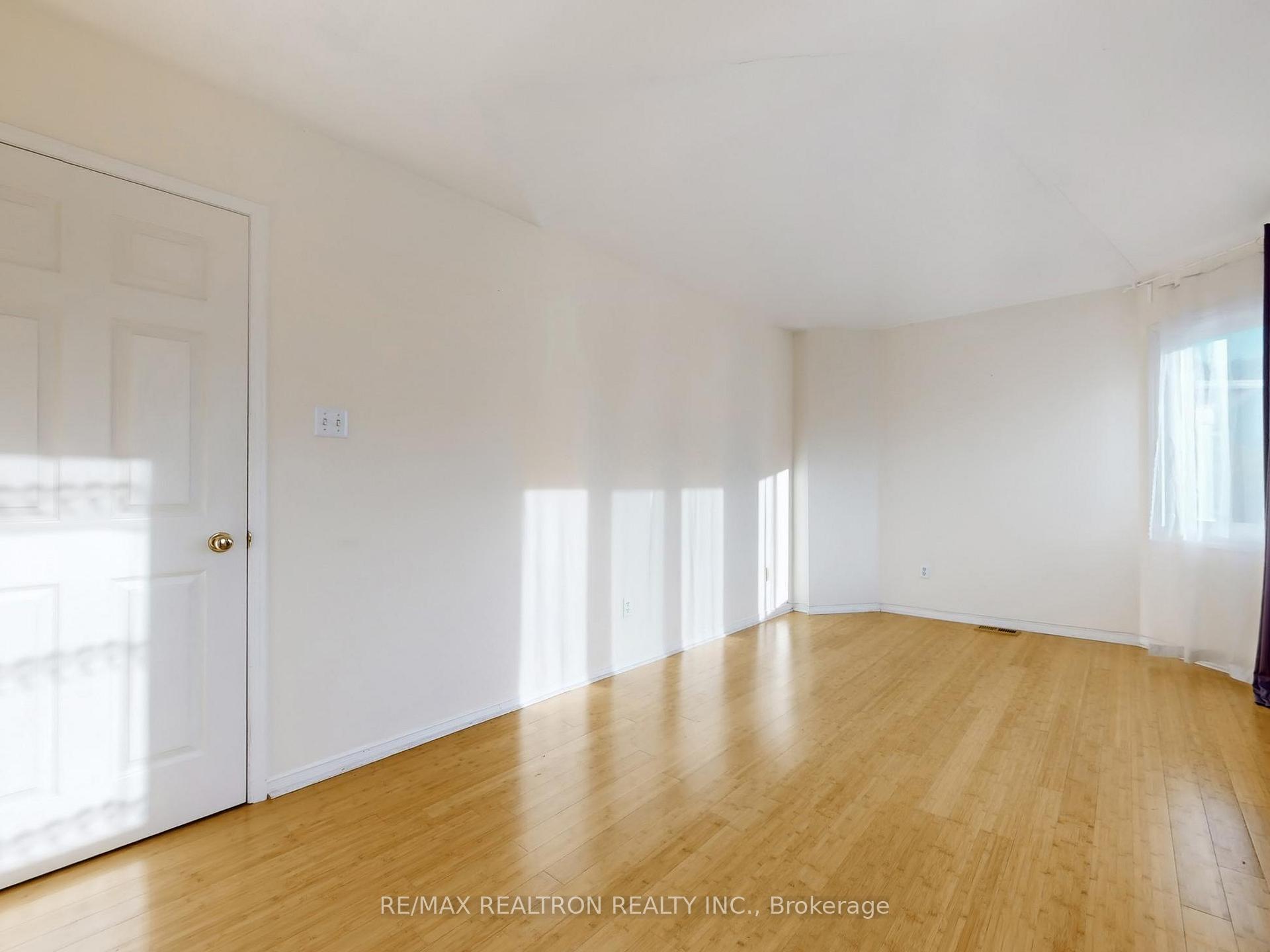 Photo 32 of Unit 144, 18 Clark Avenue W, Vaughan, Crestwood-Springfarm-Yorkhill — HOMEH