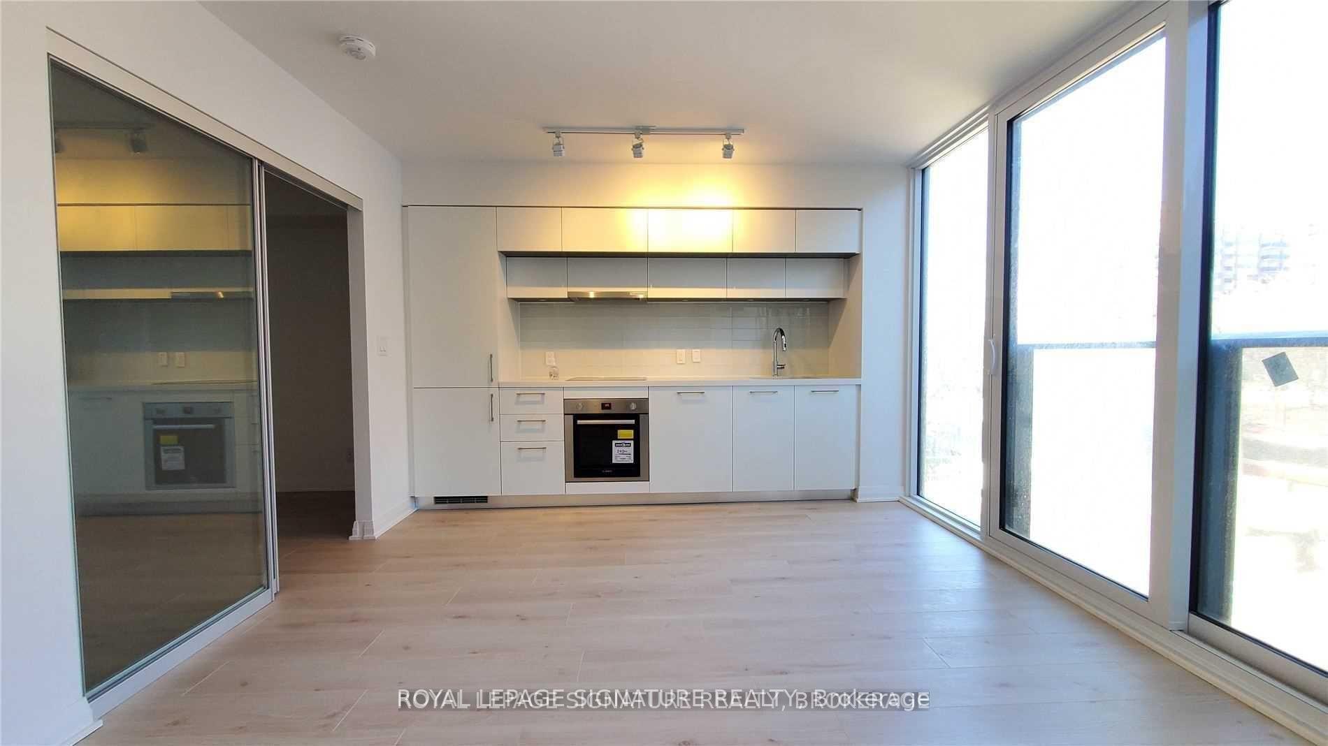 Front of Unit 305, 99 Foxbar Road