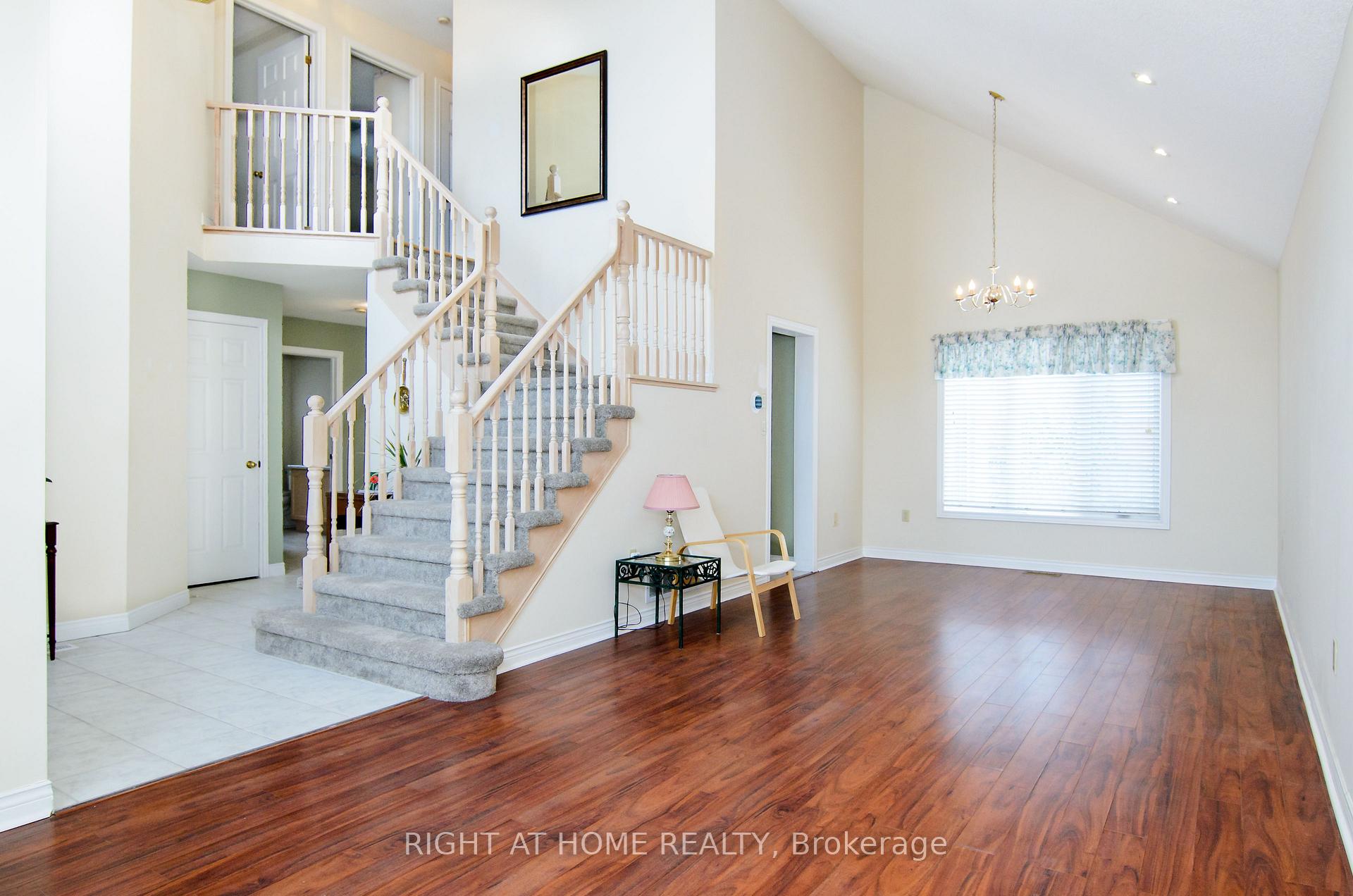 Photo 5 of 1321 Baseline Road, Hamilton, Winona Park — HOMEH