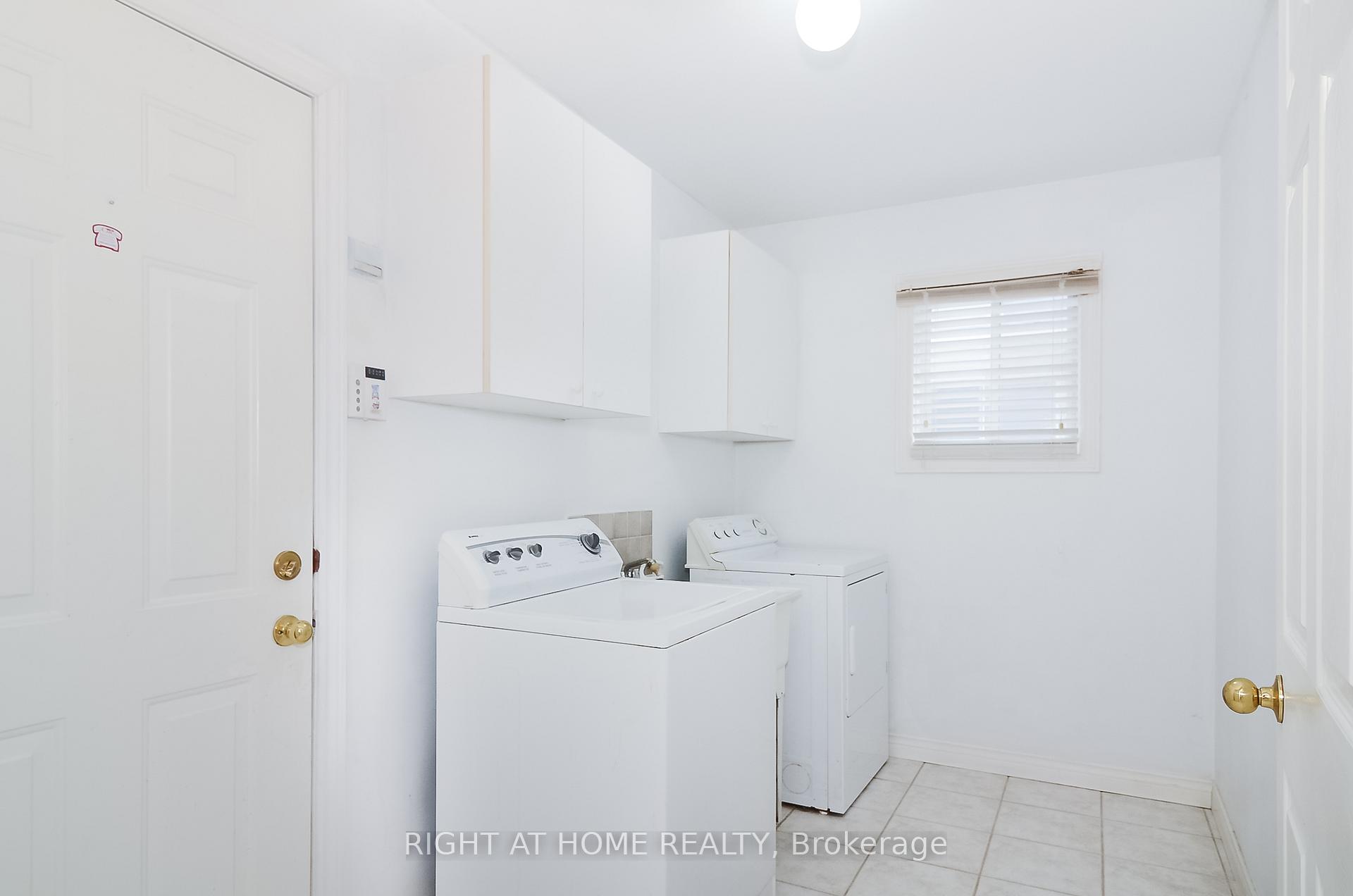 Photo 12 of 1321 Baseline Road, Hamilton, Winona Park — HOMEH