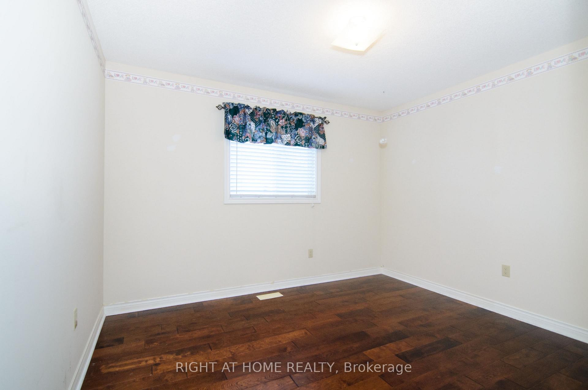 Photo 14 of 1321 Baseline Road, Hamilton, Winona Park — HOMEH
