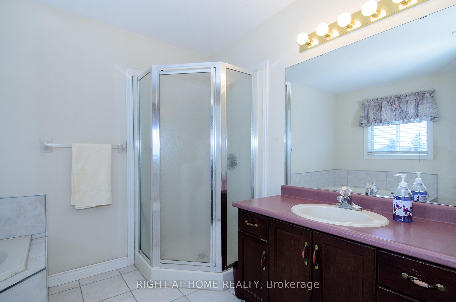 Photo 17 of 1321 Baseline Road, Hamilton, Winona Park — HOMEH