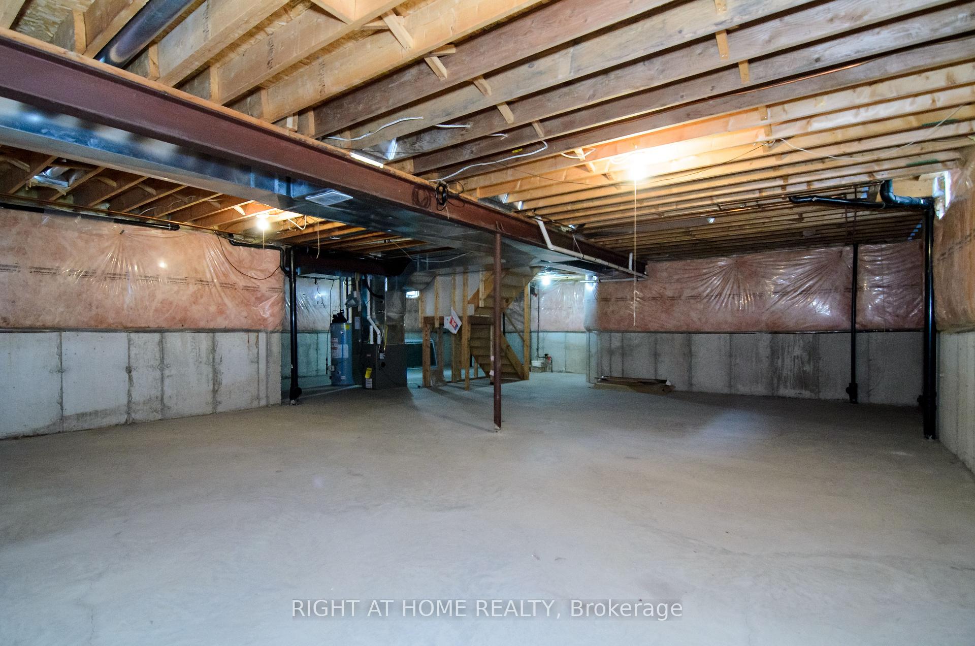Photo 19 of 1321 Baseline Road, Hamilton, Winona Park — HOMEH