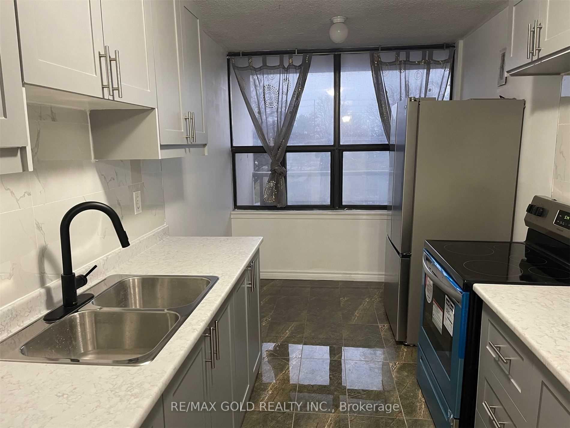 Photo 3 of Unit 307, 4 King Cross Road, King, Nobleton — HOMEH