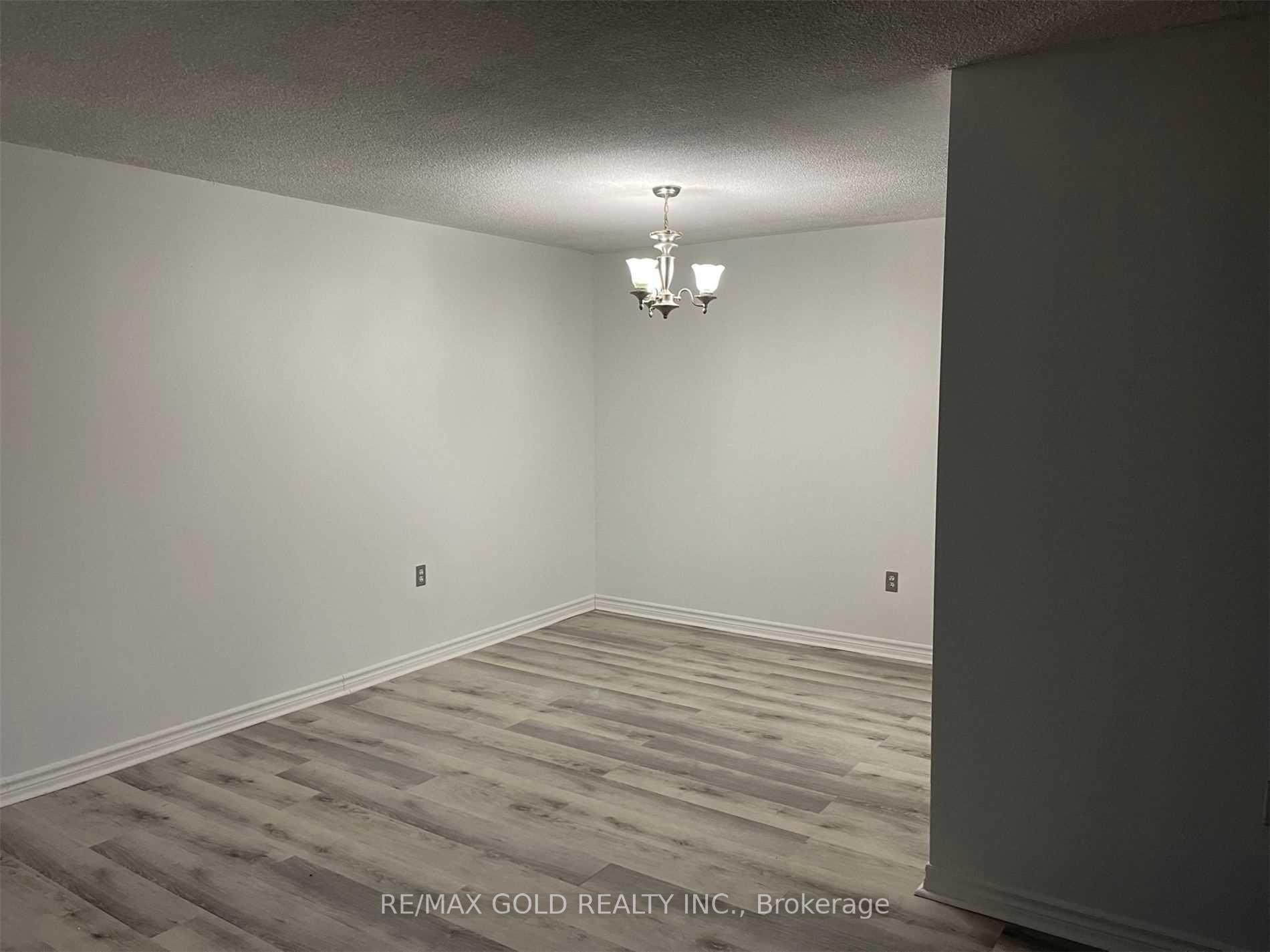 Photo 6 of Unit 307, 4 King Cross Road, King, Nobleton — HOMEH