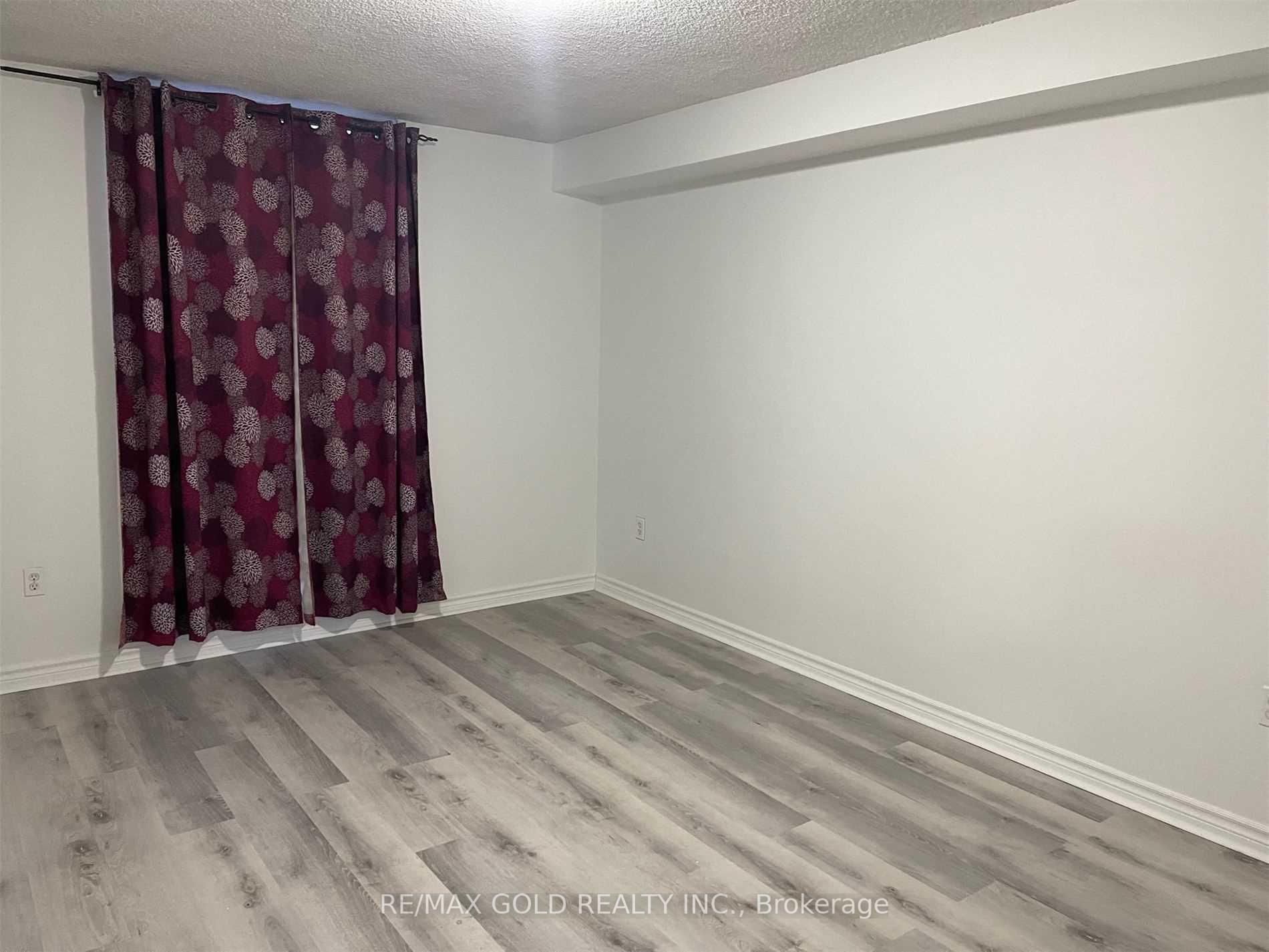 Photo 15 of Unit 307, 4 King Cross Road, King, Nobleton — HOMEH