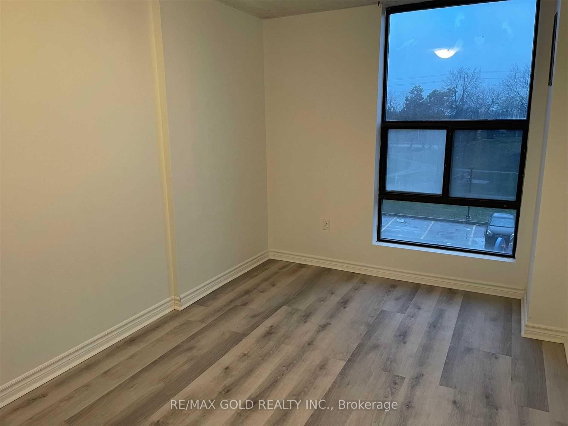 Photo 16 of Unit 307, 4 King Cross Road, King, Nobleton — HOMEH