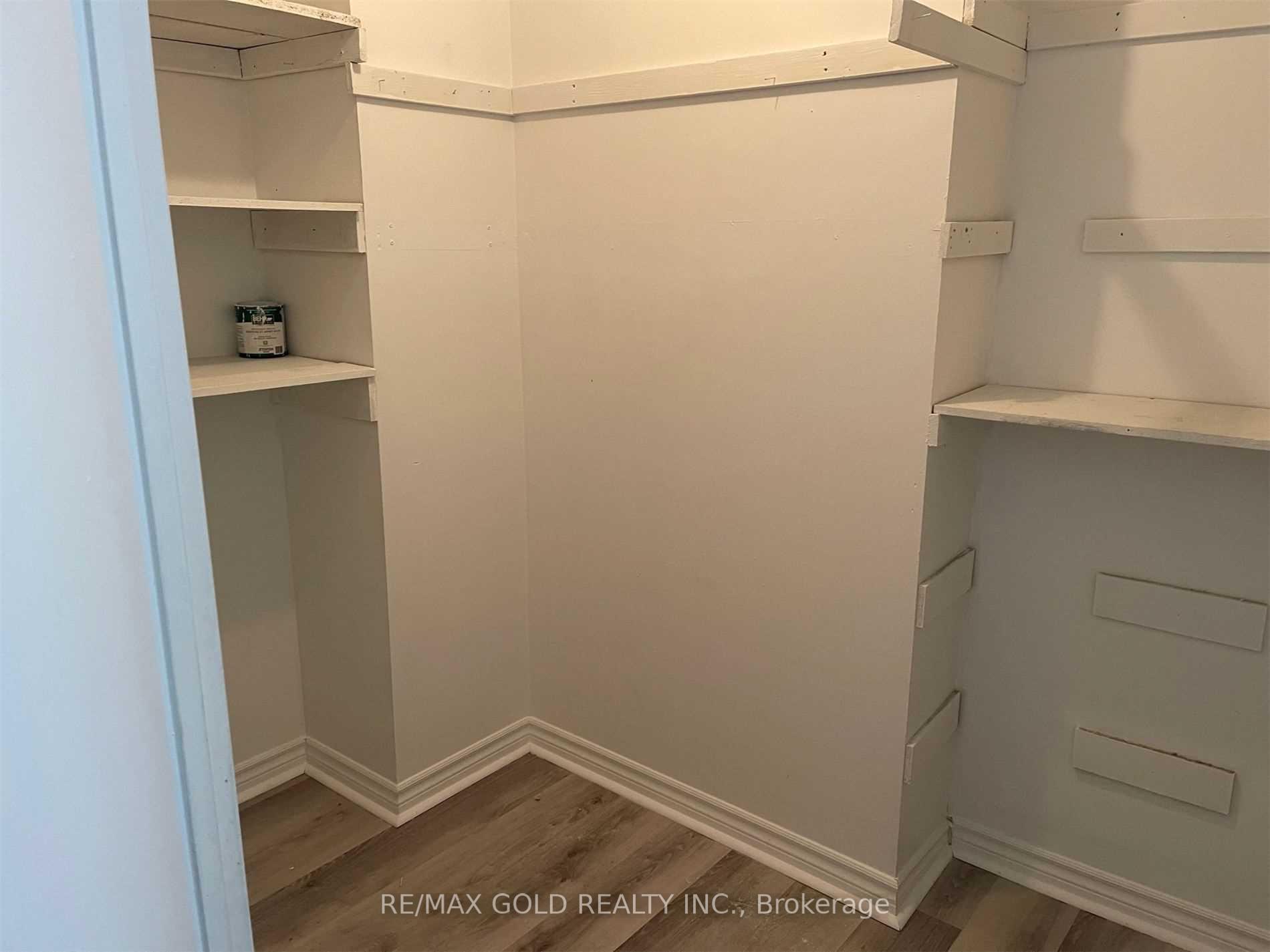 Photo 17 of Unit 307, 4 King Cross Road, King, Nobleton — HOMEH