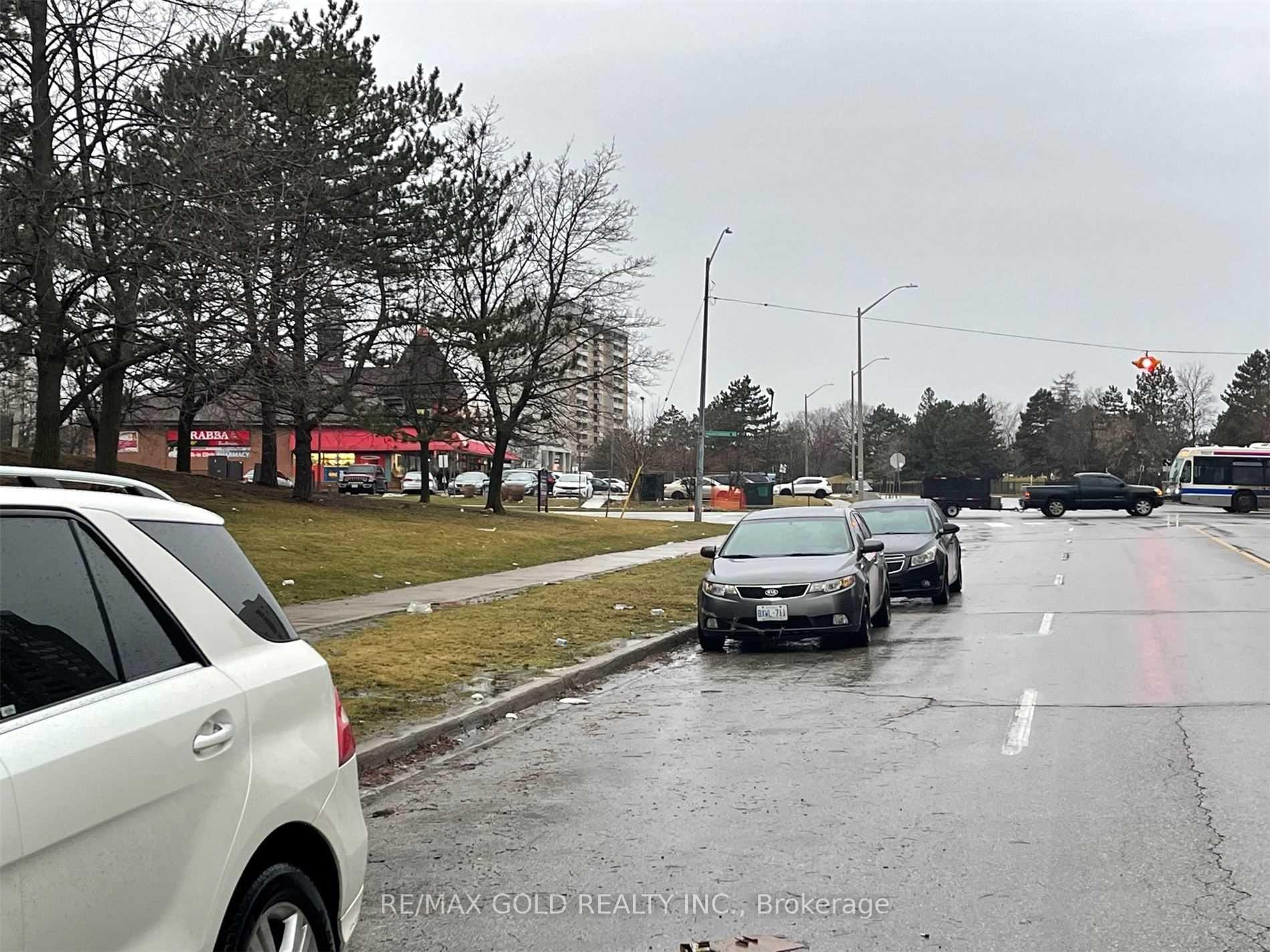 Photo 23 of Unit 307, 4 King Cross Road, King, Nobleton — HOMEH