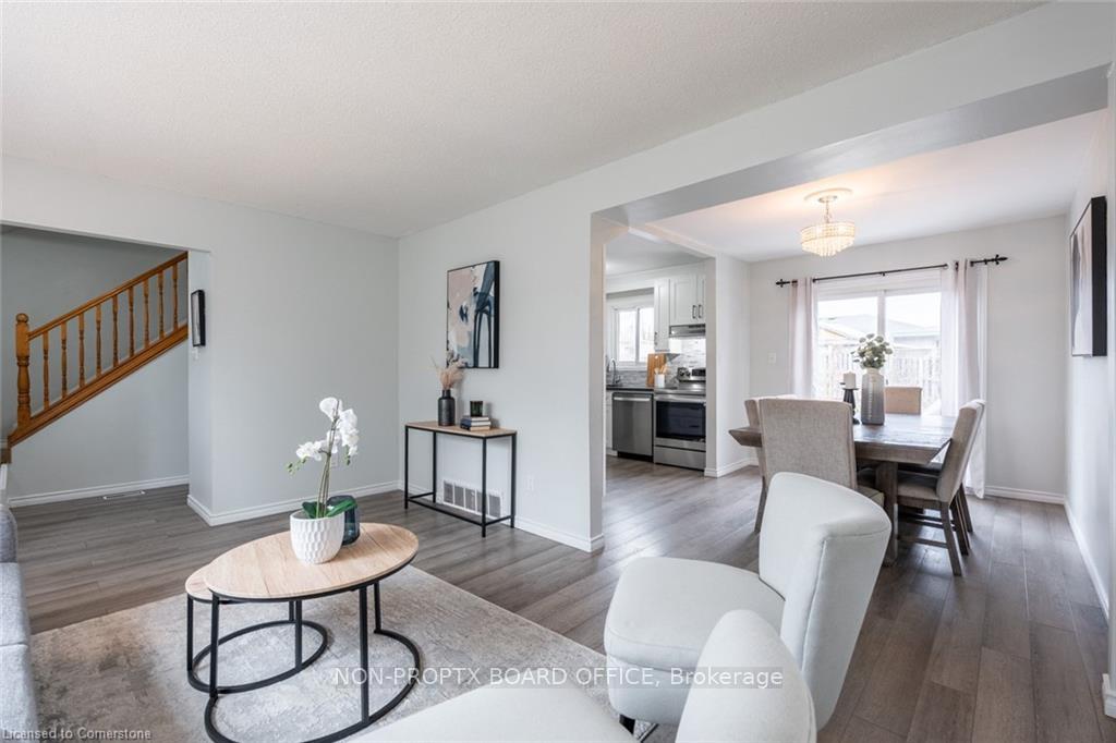 Photo 31 of 18 Chilton Drive, Hamilton, Stoney Creek Mountain — HOMEH