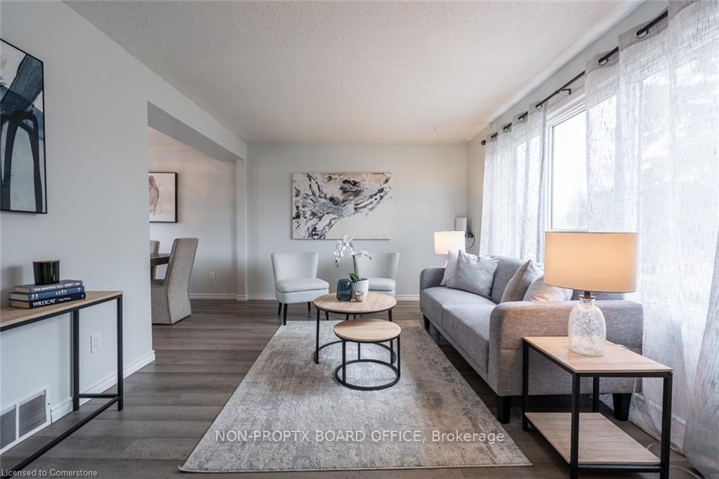 Photo 7 of 18 Chilton Drive, Hamilton, Stoney Creek Mountain — HOMEH