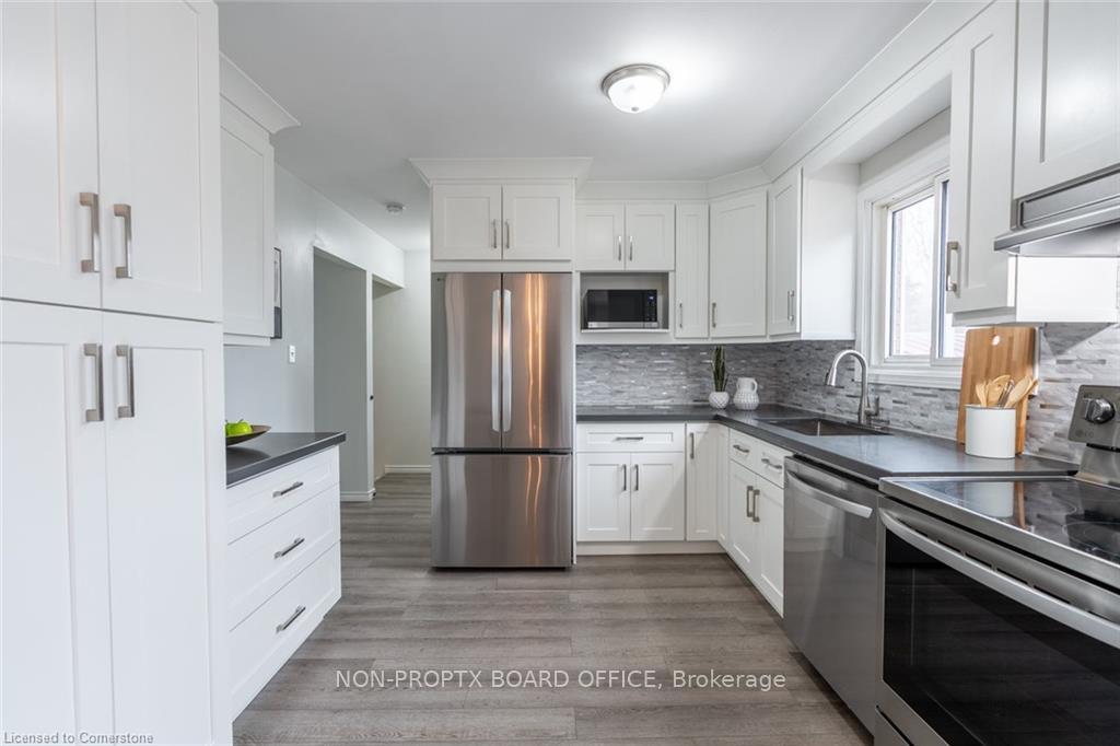 Photo 43 of 18 Chilton Drive, Hamilton, Stoney Creek Mountain — HOMEH