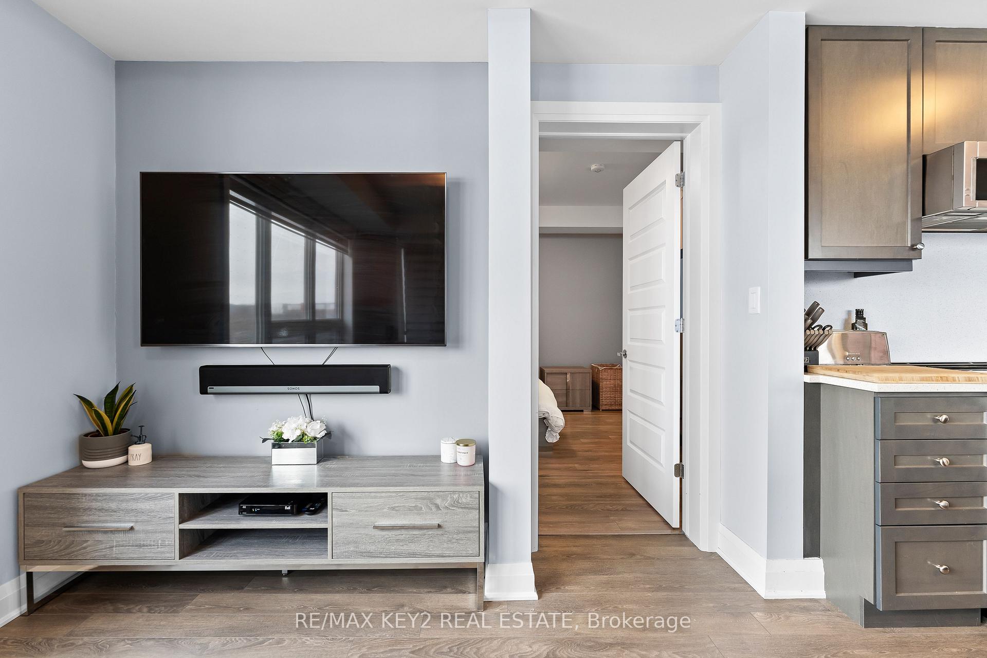 Photo 4 of Unit 417, 2 Adam Sellers Street, Markham, Cornell — HOMEH