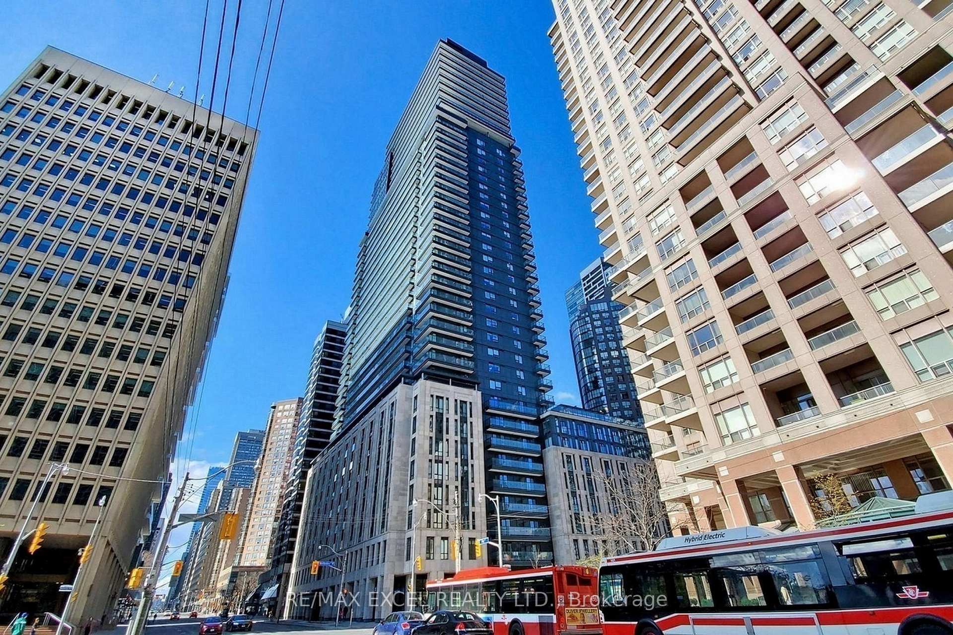 Front of Unit 404, 955 Bay Street