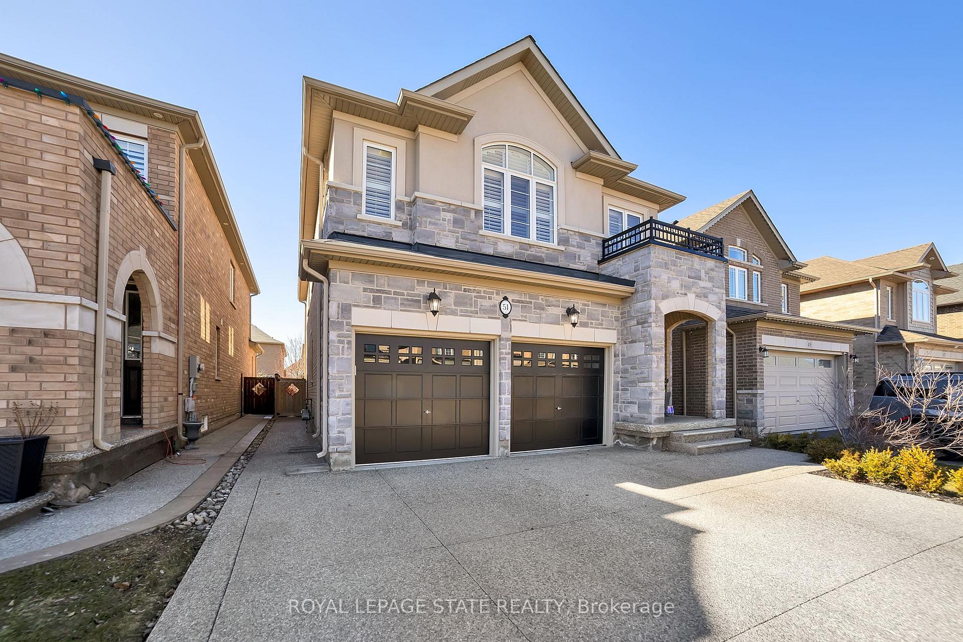 Photo 3 of 51 Narbonne Crescent, Hamilton, Stoney Creek Mountain — HOMEH