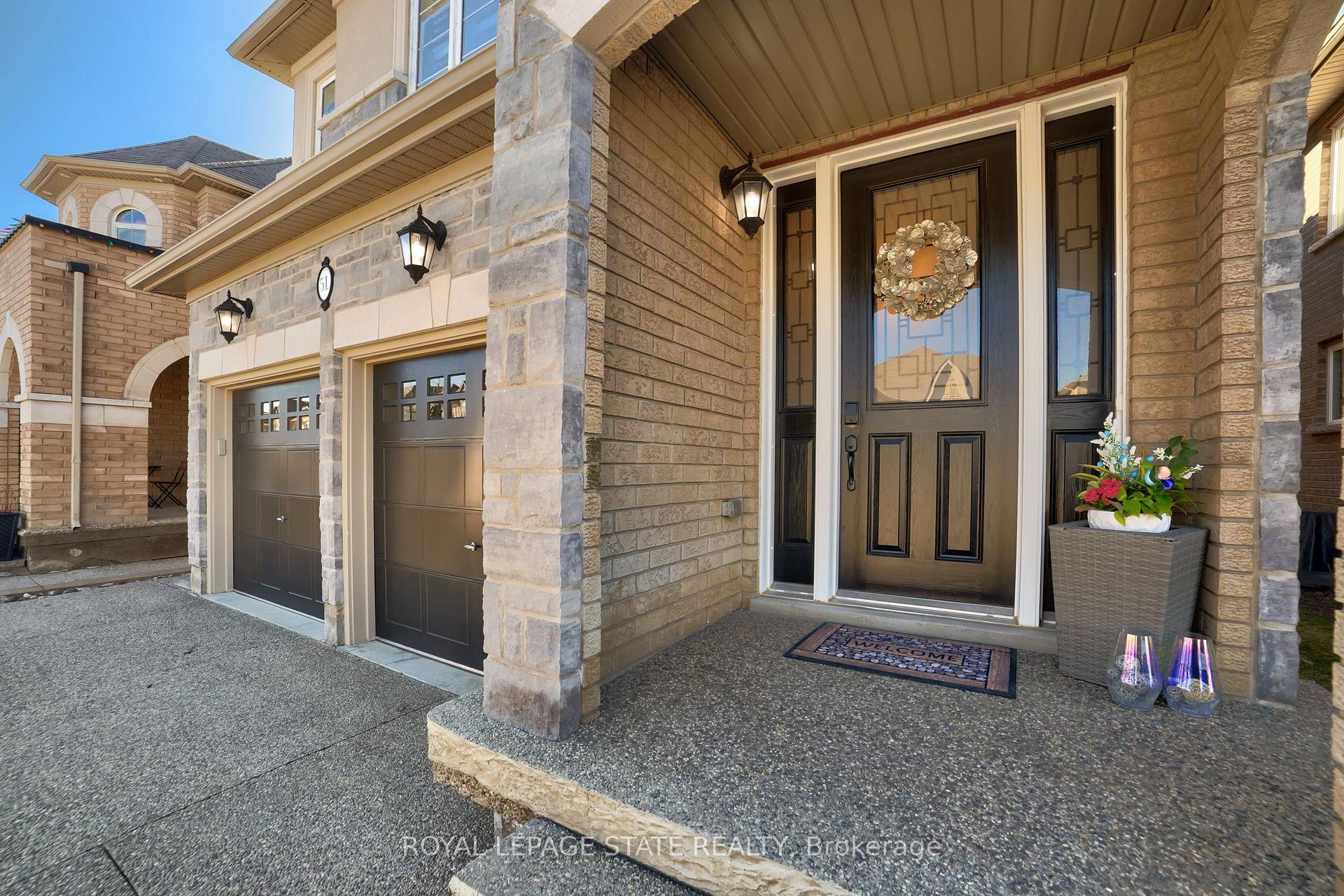 Photo 4 of 51 Narbonne Crescent, Hamilton, Stoney Creek Mountain — HOMEH