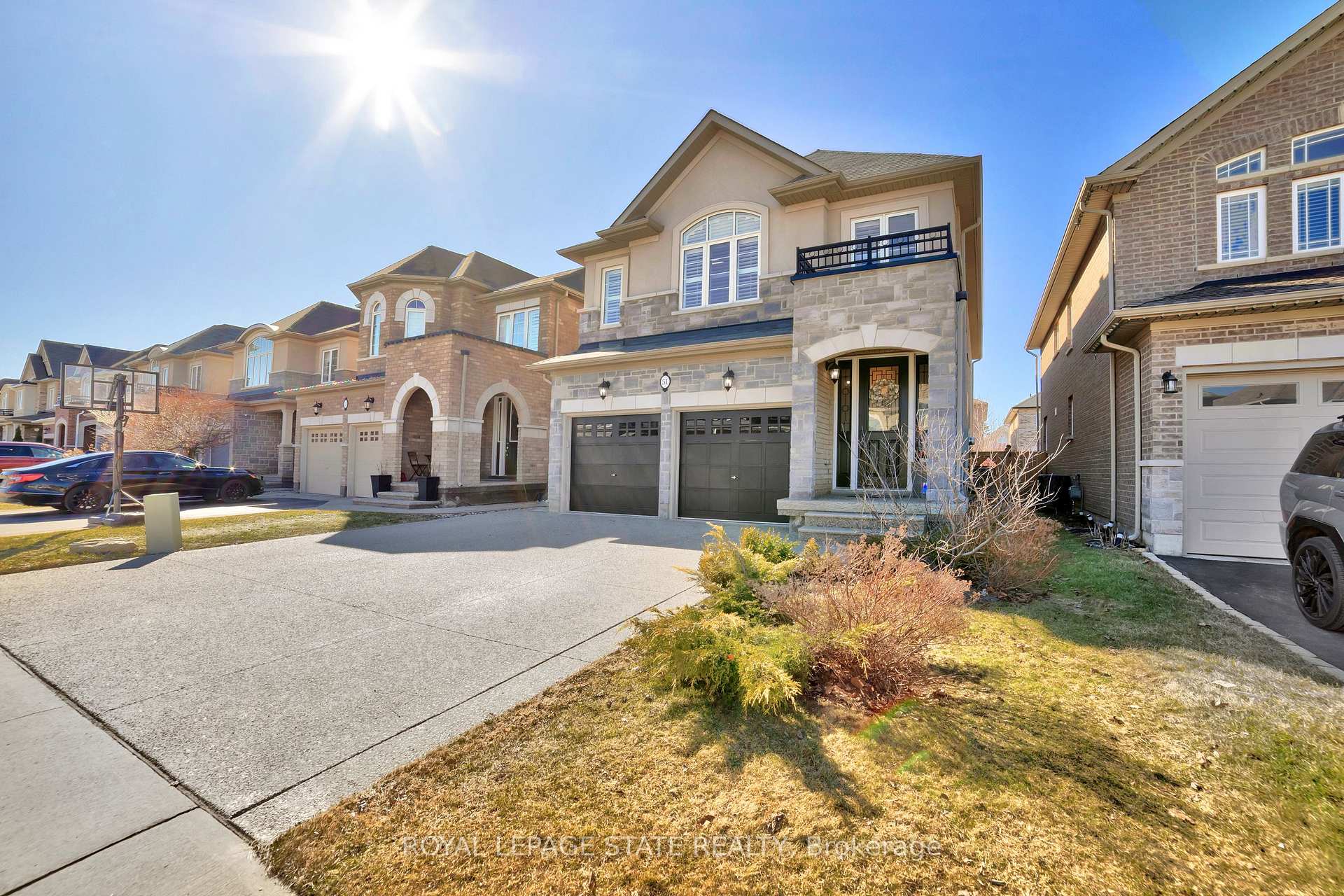 Photo 5 of 51 Narbonne Crescent, Hamilton, Stoney Creek Mountain — HOMEH