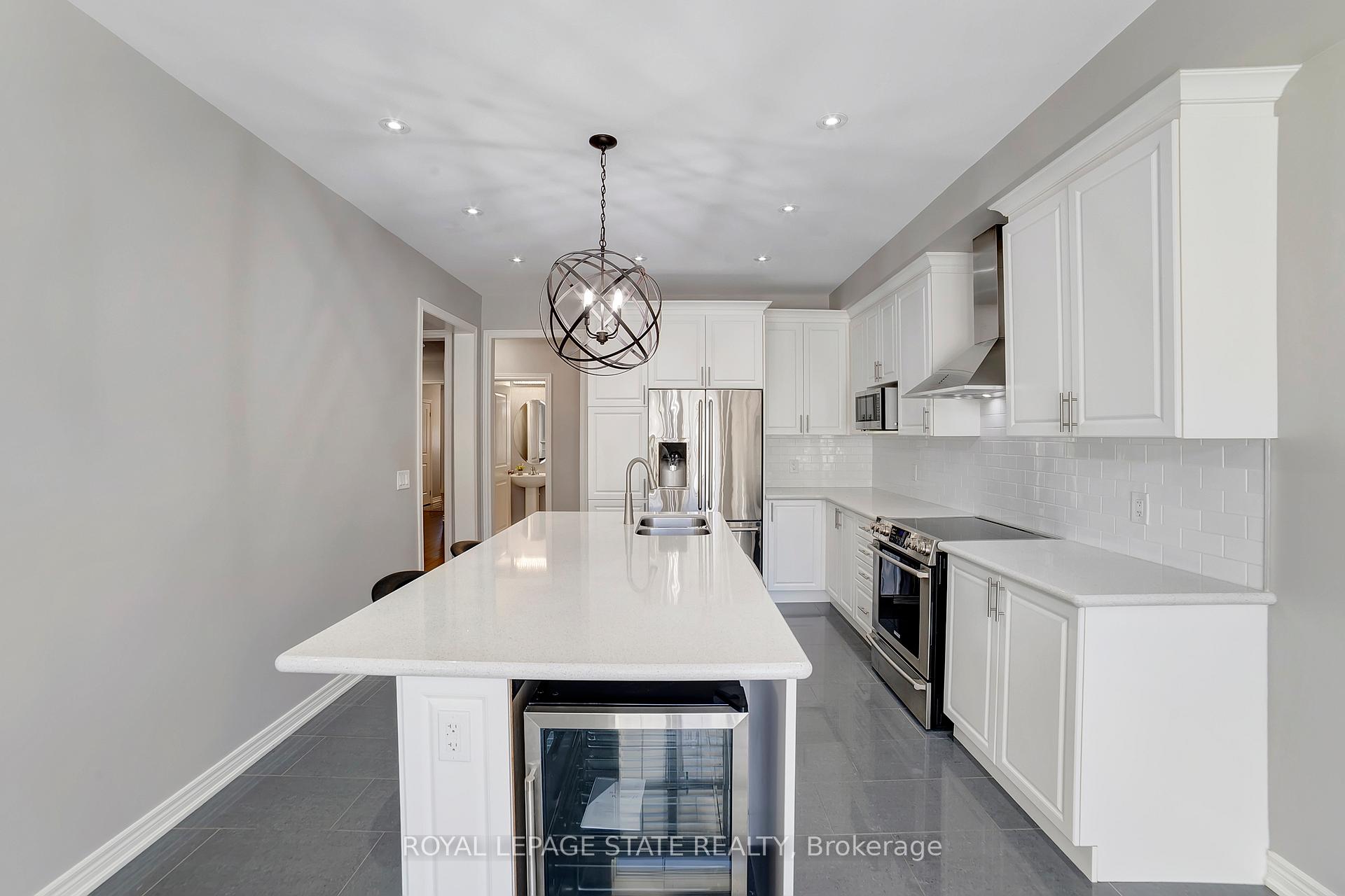 Photo 12 of 51 Narbonne Crescent, Hamilton, Stoney Creek Mountain — HOMEH