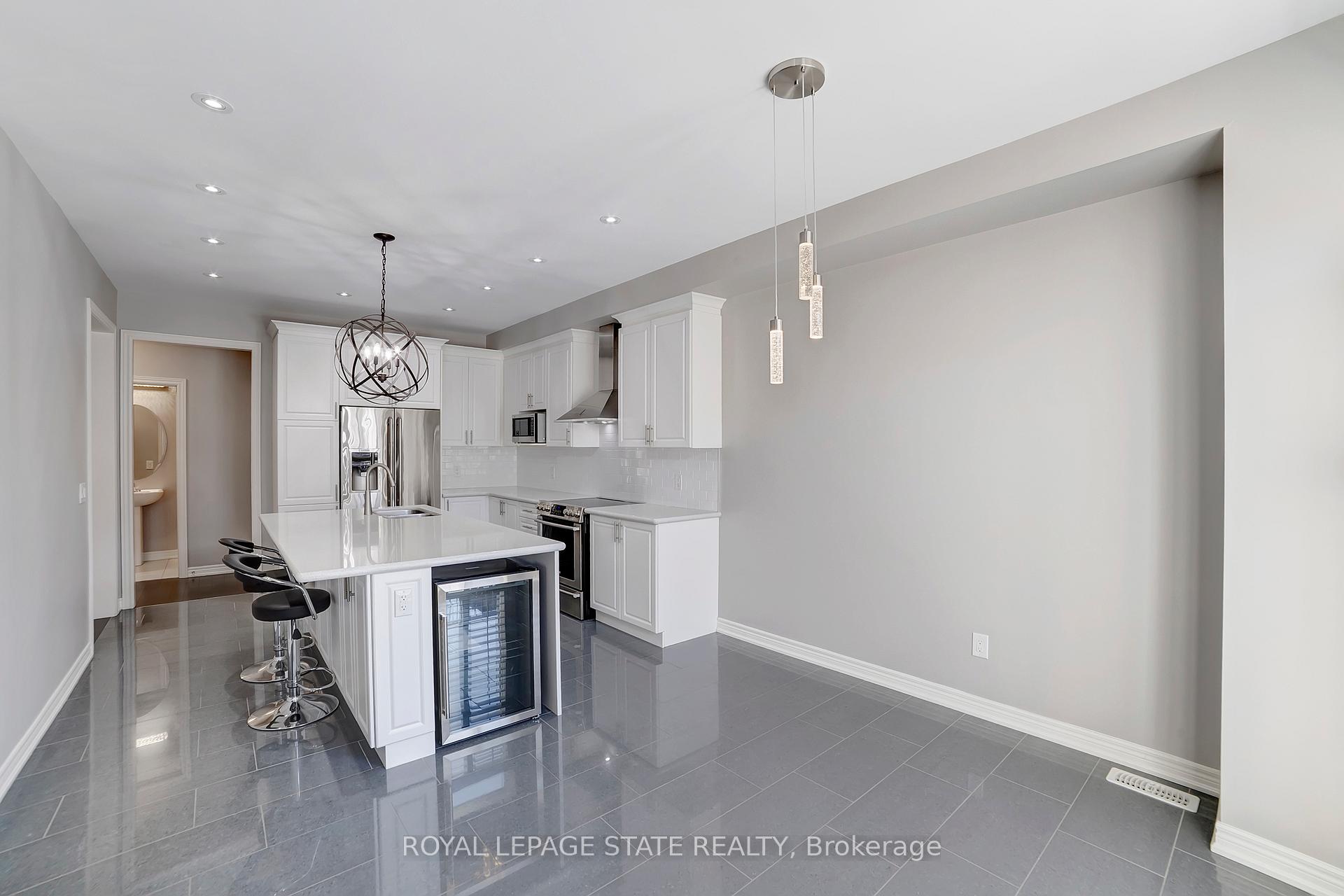 Photo 13 of 51 Narbonne Crescent, Hamilton, Stoney Creek Mountain — HOMEH
