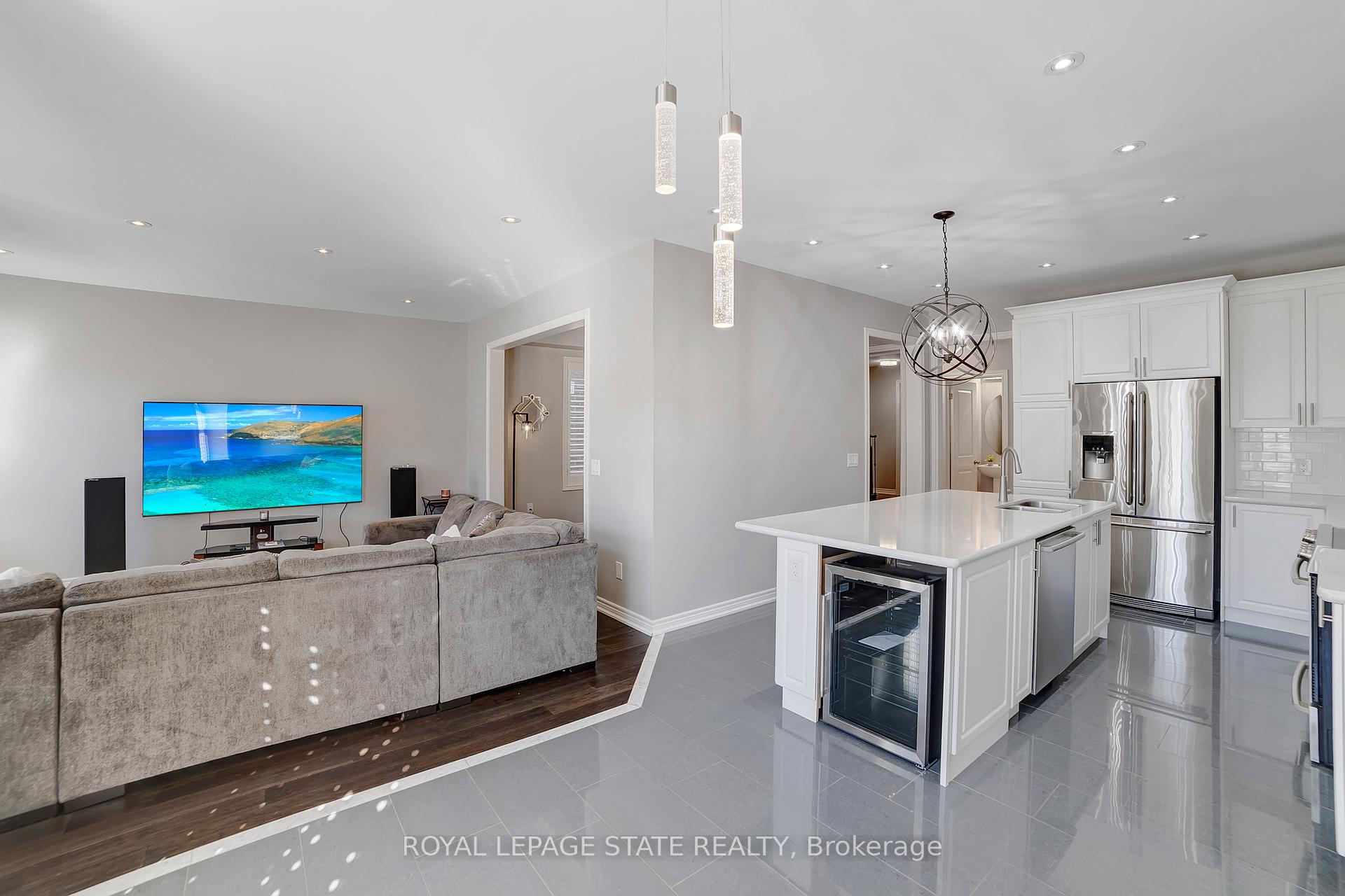 Photo 14 of 51 Narbonne Crescent, Hamilton, Stoney Creek Mountain — HOMEH