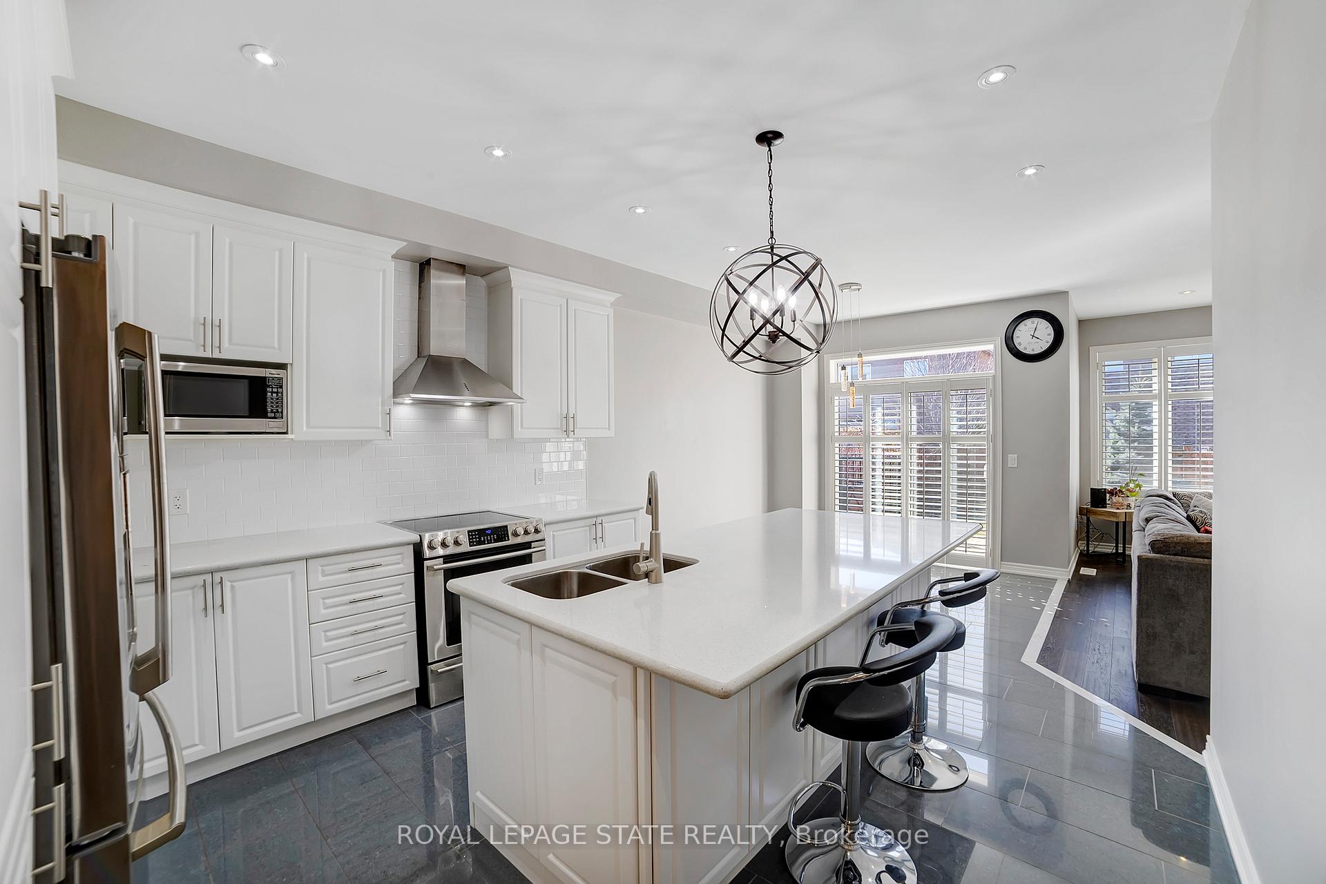 Photo 15 of 51 Narbonne Crescent, Hamilton, Stoney Creek Mountain — HOMEH