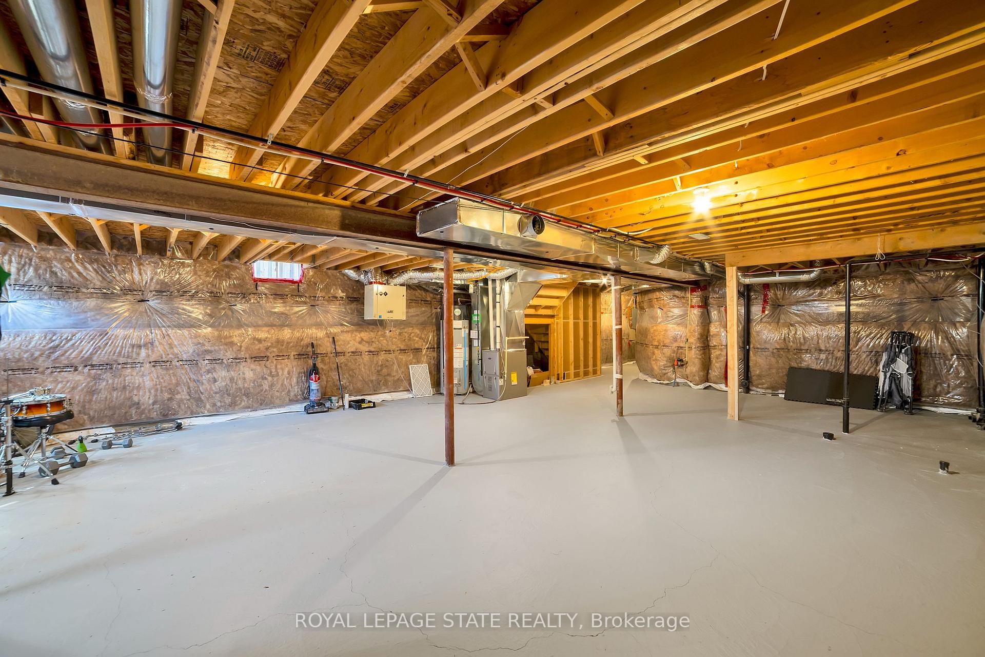 Photo 23 of 51 Narbonne Crescent, Hamilton, Stoney Creek Mountain — HOMEH