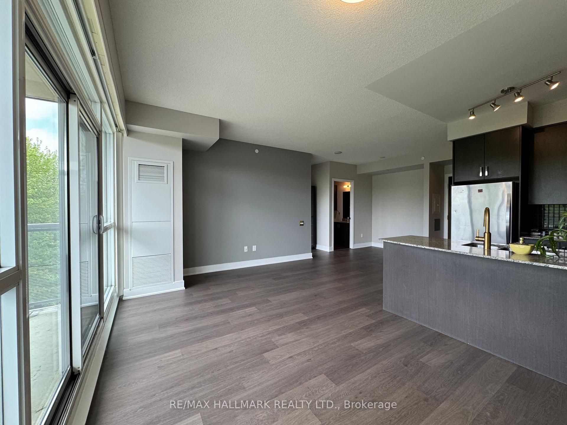 Photo 6 of Unit 442, 7608 Yonge Street S, Vaughan, Crestwood-Springfarm-Yorkhill — HOMEH
