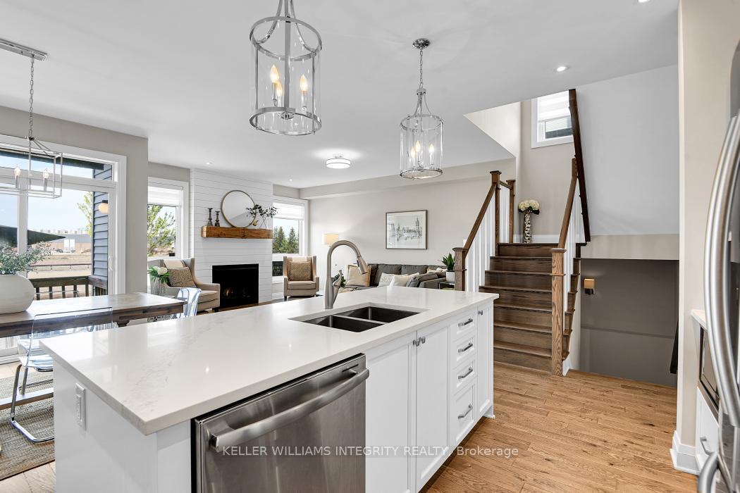Photo 9 of 828 Carnelian Crescent, Ottawa, Riverside South/Gloucester Glen — HOMEH