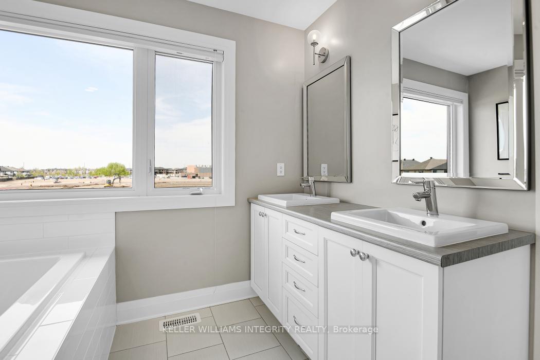 Photo 16 of 828 Carnelian Crescent, Ottawa, Riverside South/Gloucester Glen — HOMEH