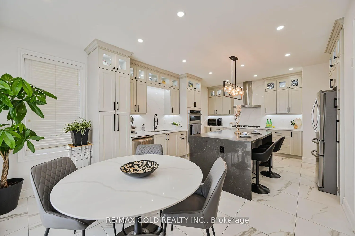 Photo 2 of 23 Yellow Pine Road, Brampton, Bram East — HOMEH