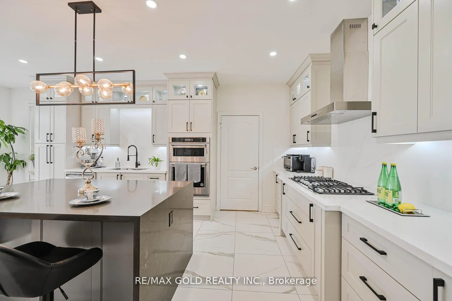 Photo 3 of 23 Yellow Pine Road, Brampton, Bram East — HOMEH