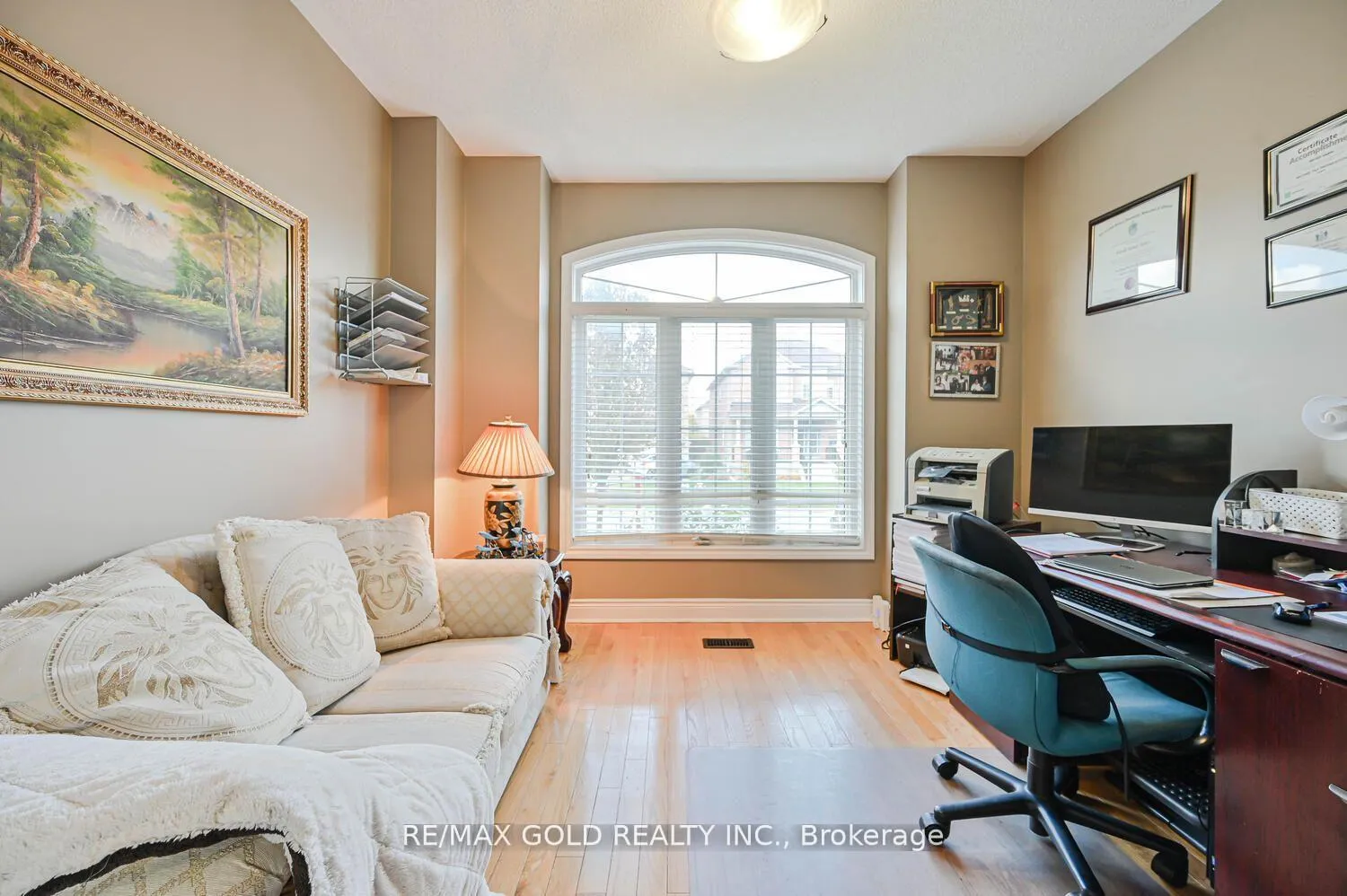 Photo 9 of 23 Yellow Pine Road, Brampton, Bram East — HOMEH
