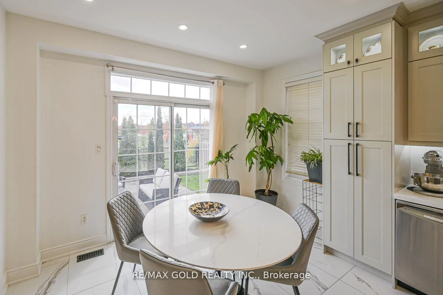 Photo 21 of 23 Yellow Pine Road, Brampton, Bram East — HOMEH