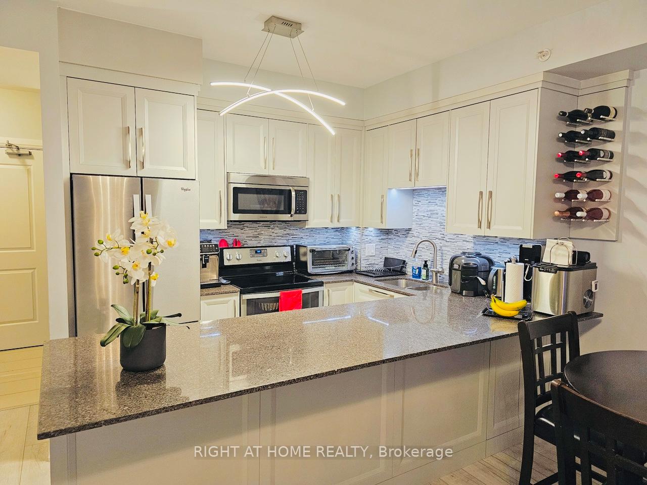 Photo 11 of 12 Woodstream Boulevard, Vaughan, Vaughan Grove — HOMEH