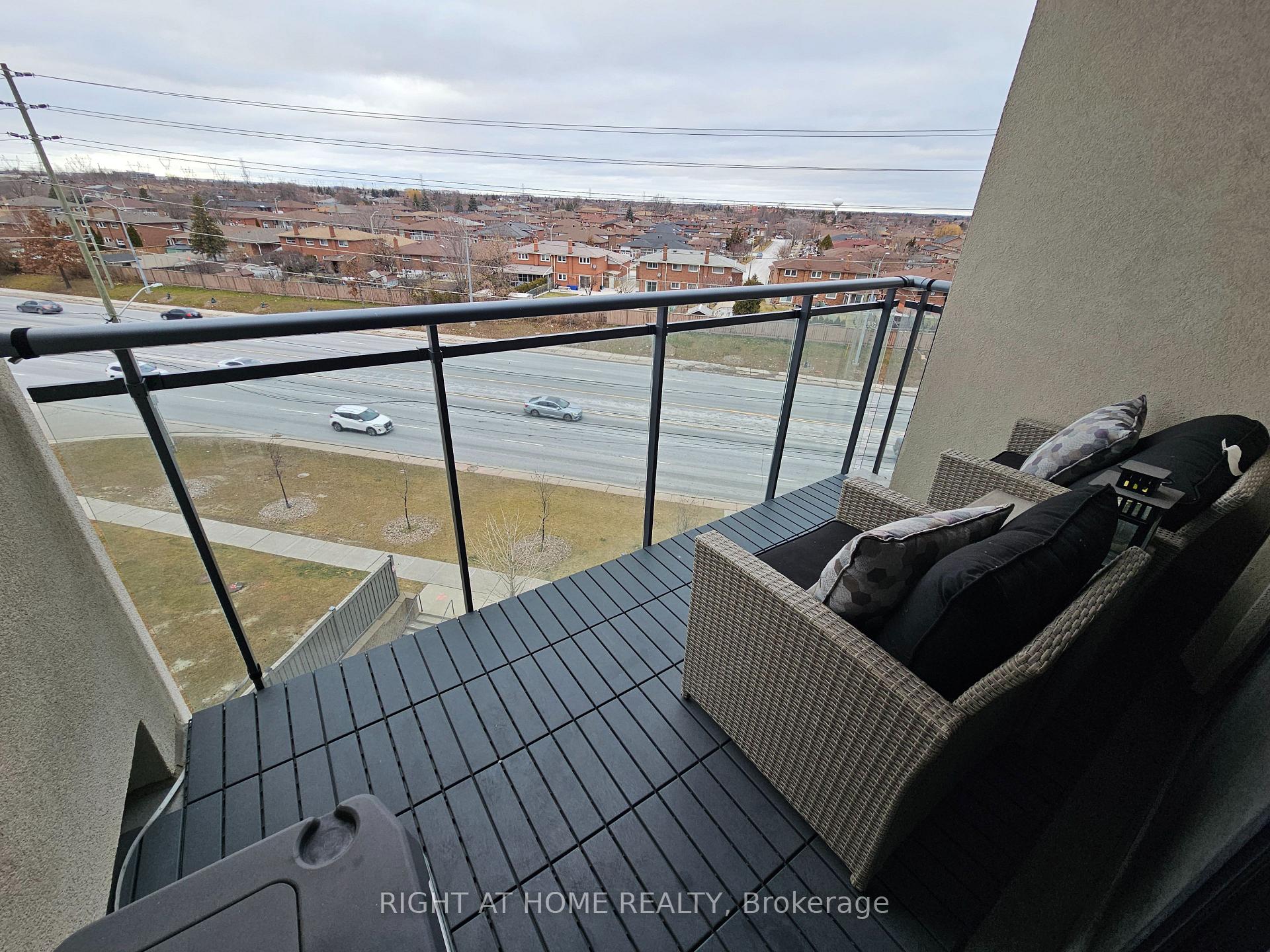 Photo 12 of 12 Woodstream Boulevard, Vaughan, Vaughan Grove — HOMEH