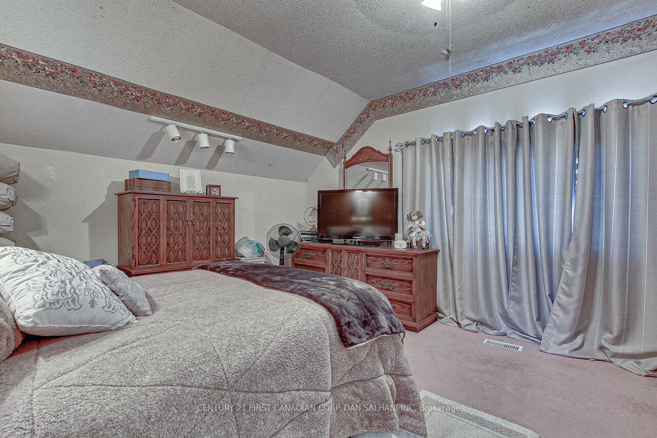 Photo 16 of 37 Wilson Avenue, St. Thomas — HOMEH