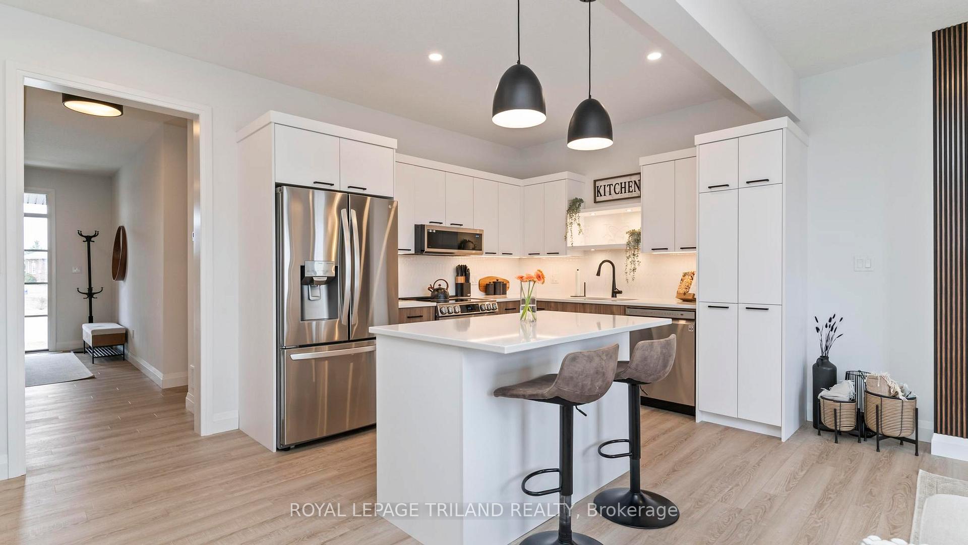 Photo 7 of 265 Renaissance Drive, St. Thomas — HOMEH