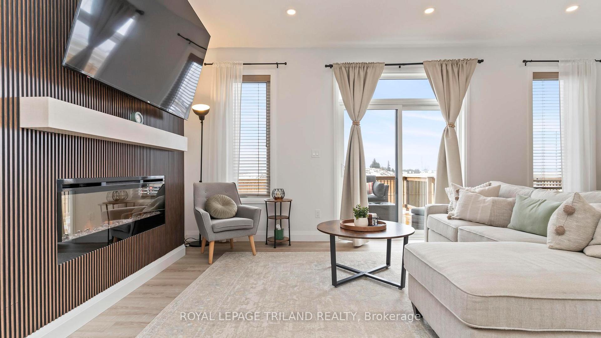 Photo 12 of 265 Renaissance Drive, St. Thomas — HOMEH
